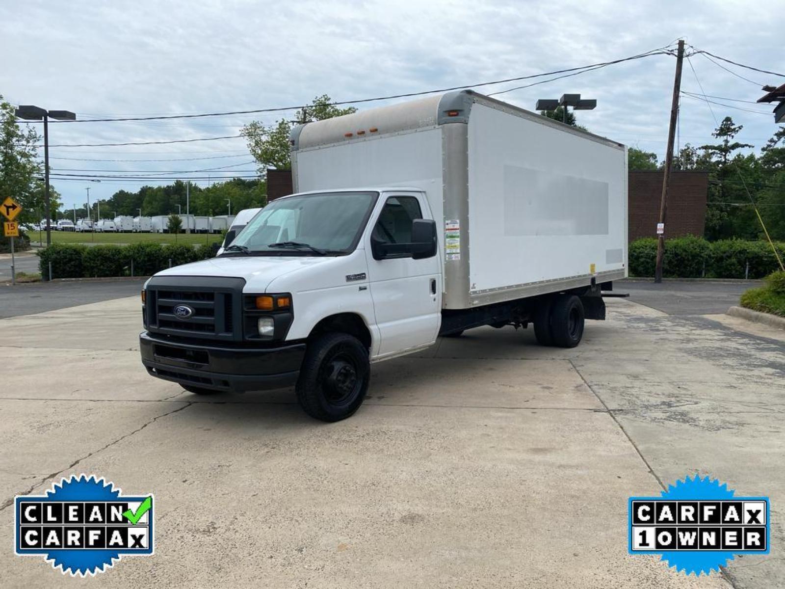 2016 Oxford White /Medium Flint Ford Econoline Base (1FDWE3FL5GD) with an V8, 5.4L (330 CID) engine, 5-speed automatic transmission, located at 3147 E Independence Blvd, Charlotte, NC, 28205, 35.200268, -80.773651 - <b>Equipment</b><br>This Ford Econoline has a clean CARFAX vehicle history report. This vehicle is a certified CARFAX 1-owner. Enjoy the incredible handling with the rear wheel drive on the vehicle. Maintaining a stable interior temperature in this model is easy with the climate control system. This - Photo #8