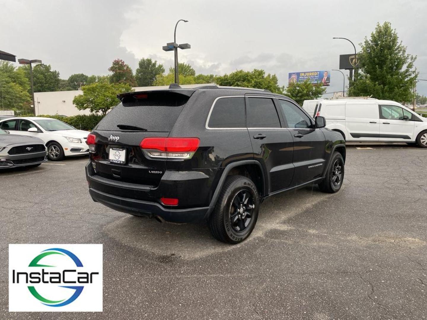 2015 Brilliant Black Crystal Pearl /Black Jeep Grand Cherokee Laredo (1C4RJFAG5FC) with an V6, 3.6L engine, 8-speed automatic transmission, located at 3147 E Independence Blvd, Charlotte, NC, 28205, 35.200268, -80.773651 - <b>Equipment</b><br>This mid-size suv offers Automatic Climate Control for personalized comfort. Bluetooth technology is built into this model, keeping your hands on the steering wheel and your focus on the road. Maintaining a stable interior temperature in this 2015 Jeep Grand Cherokee is easy wit - Photo#12