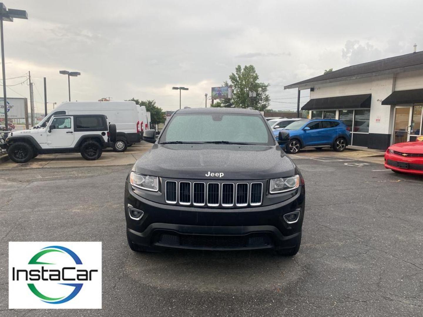 2015 Brilliant Black Crystal Pearl /Black Jeep Grand Cherokee Laredo (1C4RJFAG5FC) with an V6, 3.6L engine, 8-speed automatic transmission, located at 3147 E Independence Blvd, Charlotte, NC, 28205, 35.200268, -80.773651 - <b>Equipment</b><br>This mid-size suv offers Automatic Climate Control for personalized comfort. Bluetooth technology is built into this model, keeping your hands on the steering wheel and your focus on the road. Maintaining a stable interior temperature in this 2015 Jeep Grand Cherokee is easy wit - Photo#7