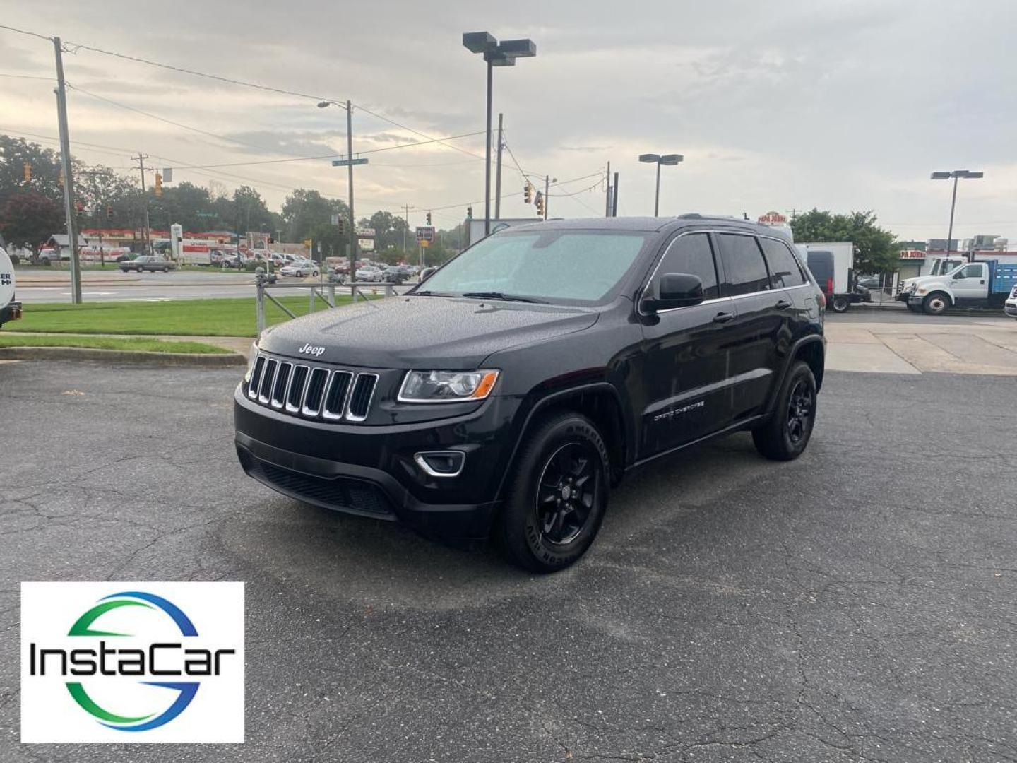 2015 Brilliant Black Crystal Pearl /Black Jeep Grand Cherokee Laredo (1C4RJFAG5FC) with an V6, 3.6L engine, 8-speed automatic transmission, located at 3147 E Independence Blvd, Charlotte, NC, 28205, 35.200268, -80.773651 - <b>Equipment</b><br>This mid-size suv offers Automatic Climate Control for personalized comfort. Bluetooth technology is built into this model, keeping your hands on the steering wheel and your focus on the road. Maintaining a stable interior temperature in this 2015 Jeep Grand Cherokee is easy wit - Photo#8