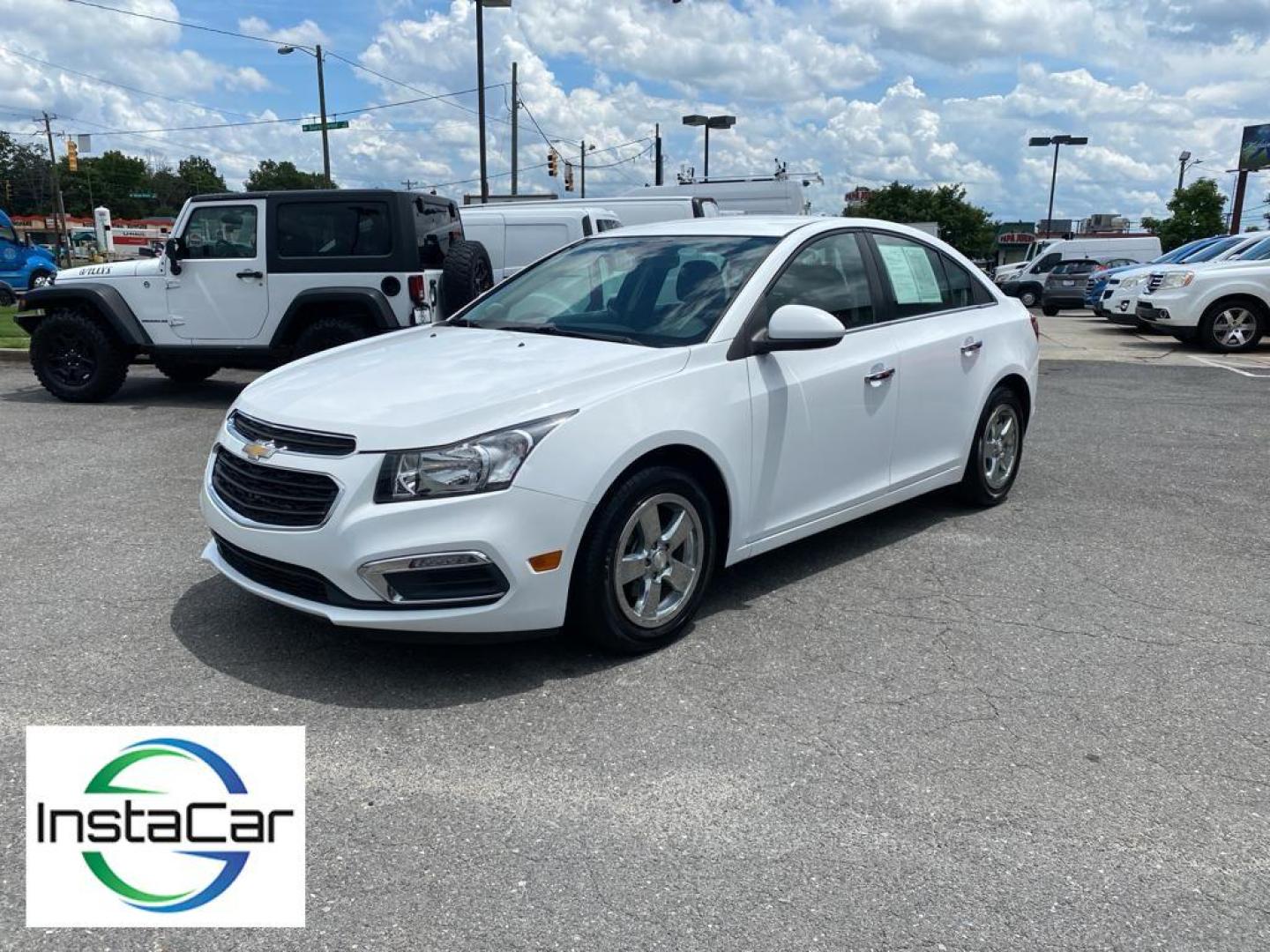 2016 Summit White /Jet Black Chevrolet Cruze Limited LT (1G1PE5SB5G7) with an L4, 1.4L engine, 6-speed automatic transmission, located at 3147 E Independence Blvd, Charlotte, NC, 28205, 35.200268, -80.773651 - Photo#8