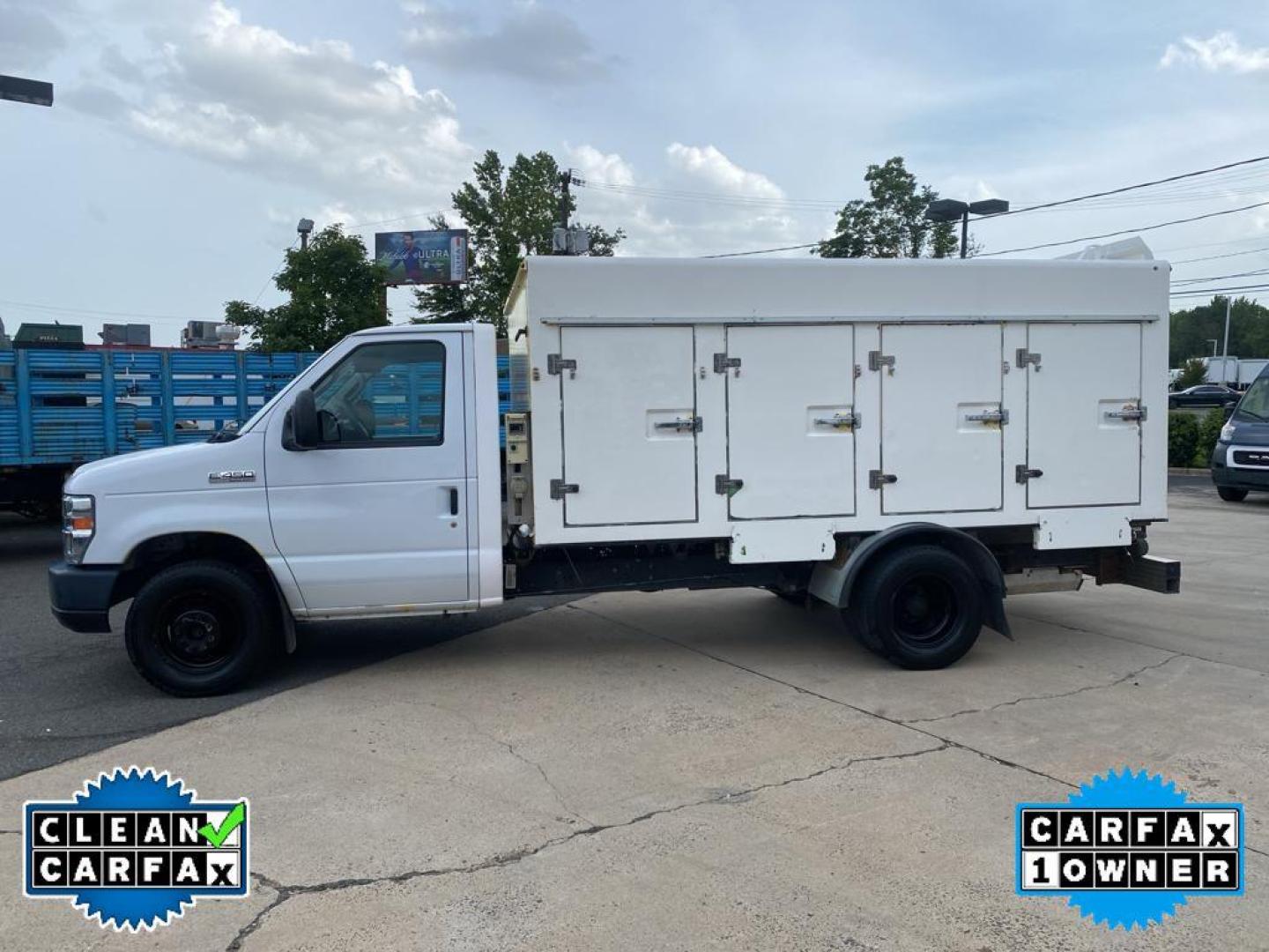 2017 Oxford White /Medium Flint Ford E-450 Super Duty Base (1FDXE4FSXHD) with an V10, 6.8L (415 CID) engine, 6-speed automatic transmission, located at 3147 E Independence Blvd, Charlotte, NC, 28205, 35.200268, -80.773651 - <b>Equipment</b><br>Our dealership has already run the CARFAX report and it is clean. A clean CARFAX is a great asset for resale value in the future. This vehicle is a certified CARFAX 1-owner. This model is rear wheel drive. Set the temperature exactly where you are most comfortable in it. The fan - Photo#8