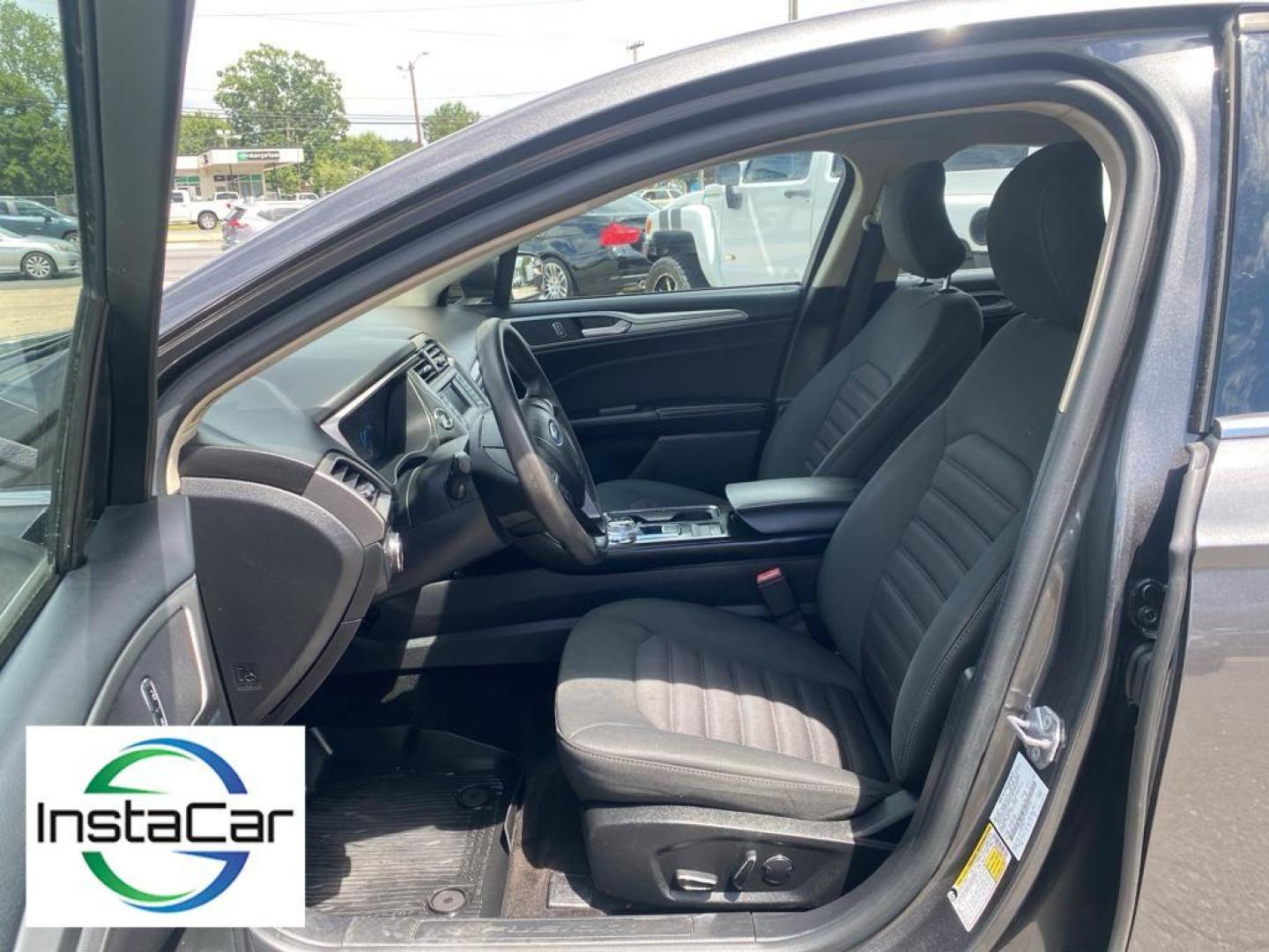 2018 Magnetic Metallic /Ebony Ford Fusion SE (3FA6P0H75JR) with an L4, 2.5L engine, 6-speed automatic transmission, located at 3147 E Independence Blvd, Charlotte, NC, 28205, 35.200268, -80.773651 - <b>Equipment</b><br>It is equipped with the latest generation of XM/Sirius Radio. Protect this 2018 Ford Fusion from unwanted accidents with a cutting edge backup camera system. This Ford Fusion features a hands-free Bluetooth phone system. The Ford Fusion has satellite radio capabilities. Set the - Photo#24