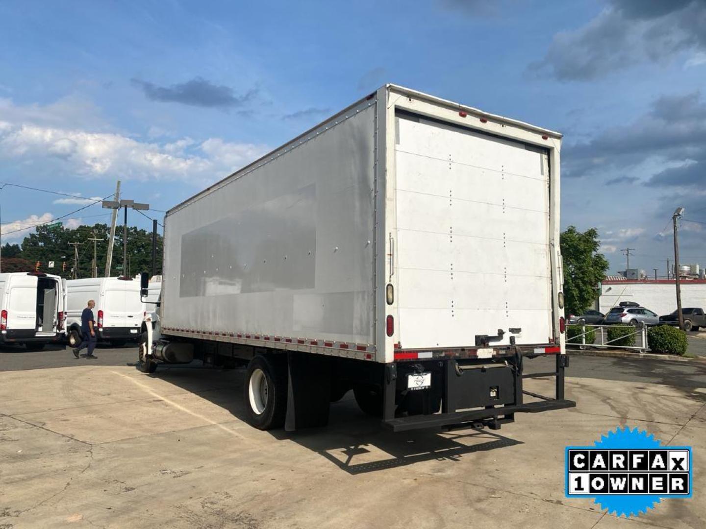 2017 WHITE International DuraStar 4300 (1HTMMMMM6HH) with an 6 Cyl, 6.7L engine, Automatic transmission, located at 3147 E Independence Blvd, Charlotte, NC, 28205, 35.200268, -80.773651 - Photo#9