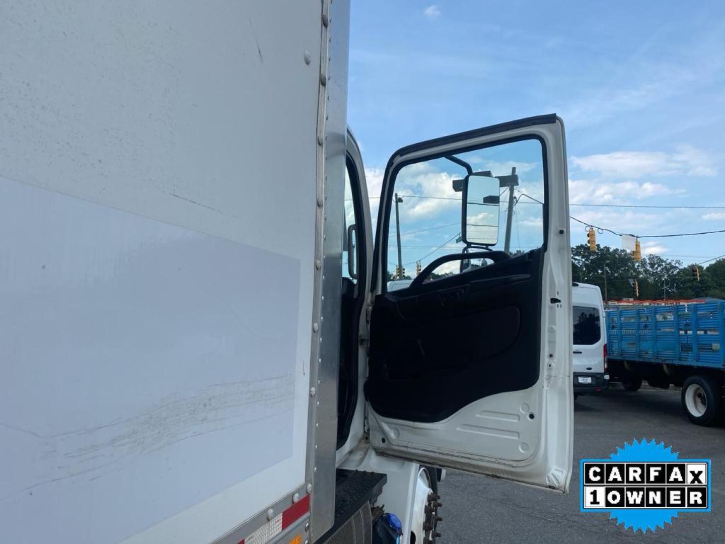 2017 WHITE Hino 268 (5PVNE8JV2H4) with an 6 Cyl, 7.6L engine, Automatic transmission, located at 3147 E Independence Blvd, Charlotte, NC, 28205, 35.200268, -80.773651 - Photo#17