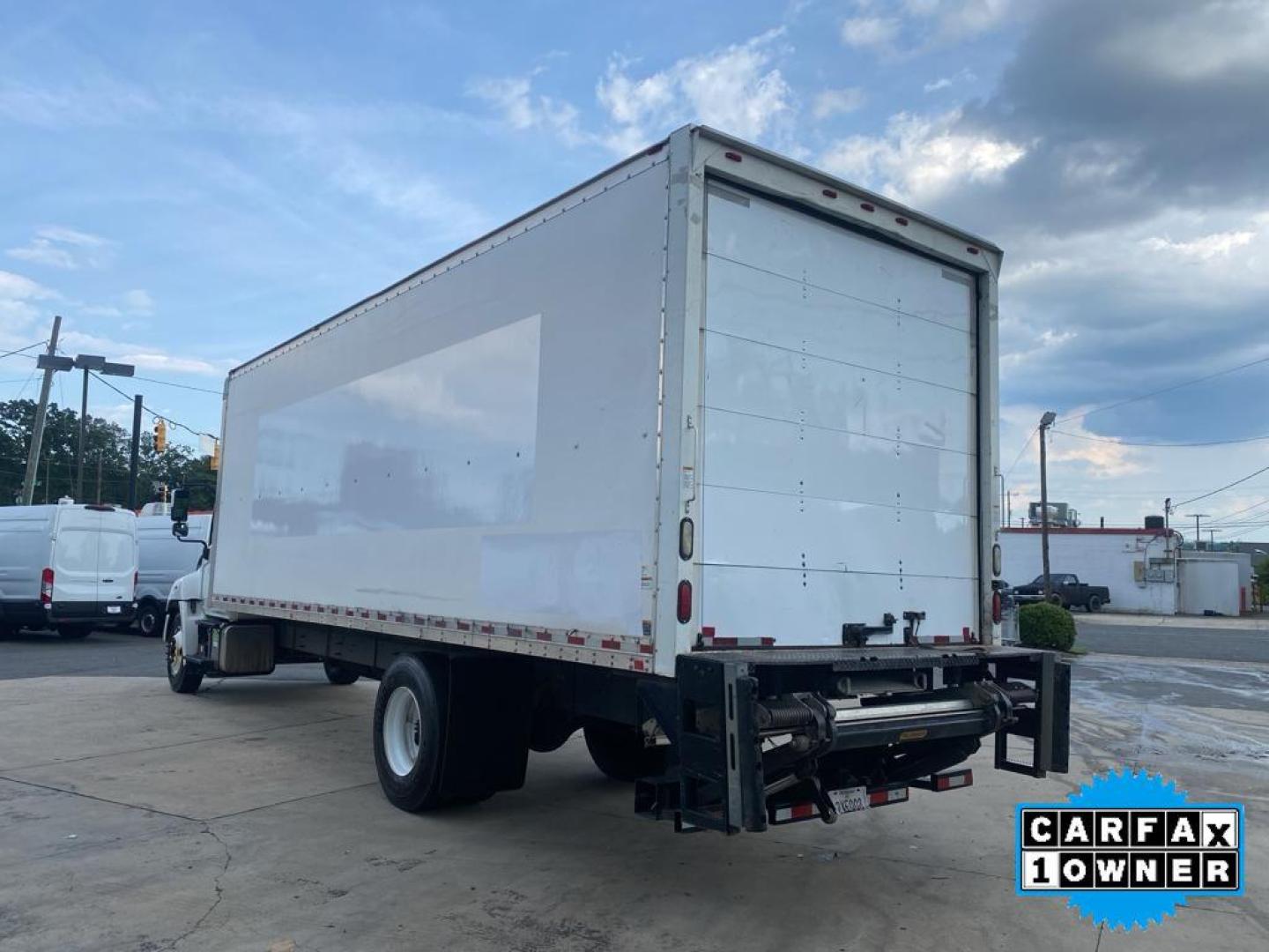 2017 WHITE Hino 268 (5PVNE8JV2H4) with an 6 Cyl, 7.6L engine, Automatic transmission, located at 3147 E Independence Blvd, Charlotte, NC, 28205, 35.200268, -80.773651 - Photo#8