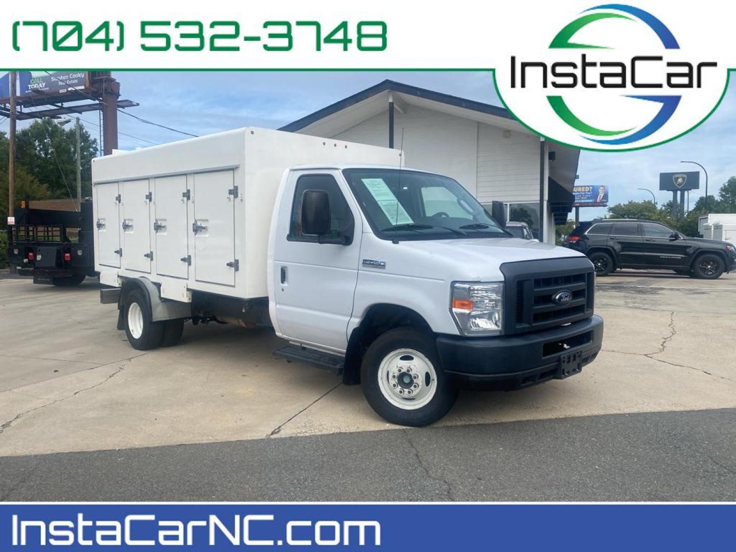 2018 Oxford White /Medium Flint Ford E-450 Super Duty Base (1FDXE4FS4JD) with an V10, 6.8L (415 CID) engine, 6-speed automatic transmission, located at 3147 E Independence Blvd, Charlotte, NC, 28205, 35.200268, -80.773651 - <b>Equipment</b><br>Our dealership has already run the CARFAX report and it is clean. A clean CARFAX is a great asset for resale value in the future. Good News! This certified CARFAX 1-owner vehicle has only had one owner before you. This vehicle has a V10, 6.8L (415 CID) high output engine. The ve - Photo#0