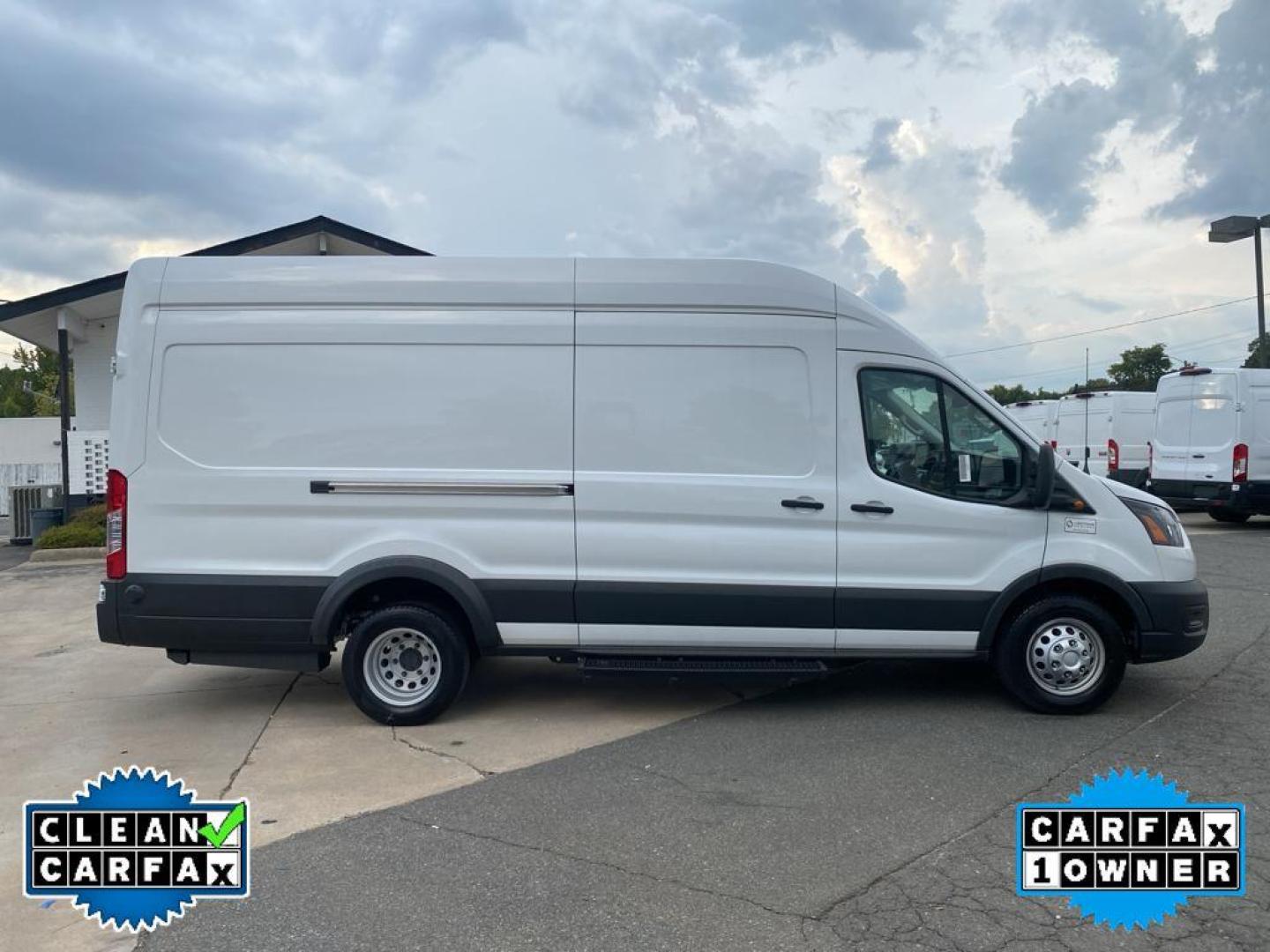 2022 Oxford White /Dark Palazzo Gray Ford Transit Van Base w/11,000 lb. GVWR (1FTRU8XG0NK) with an V6, 3.5L engine, 10-speed automatic transmission, located at 3147 E Independence Blvd, Charlotte, NC, 28205, 35.200268, -80.773651 - <b>Equipment</b><br>Our dealership has already run the CARFAX report and it is clean. A clean CARFAX is a great asset for resale value in the future. Protect this 2022 Ford Transit Van T-350HD EL High Roof from unwanted accidents with a cutting edge backup camera system. This Ford Transit Van featu - Photo#15