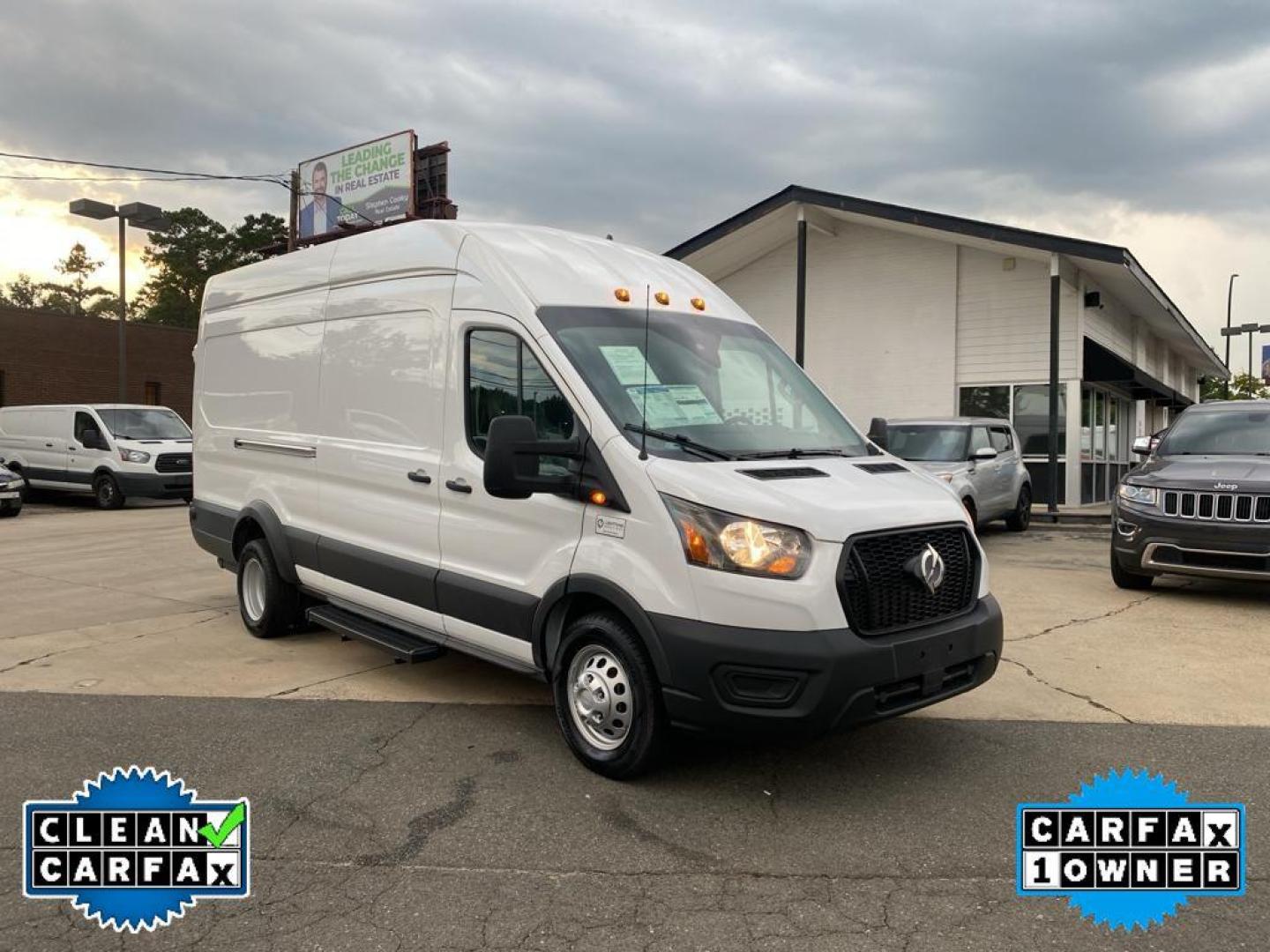 2022 Oxford White /Dark Palazzo Gray Ford Transit Van Base w/11,000 lb. GVWR (1FTRU8XG8NK) with an V6, 3.5L engine, 10-speed automatic transmission, located at 3147 E Independence Blvd, Charlotte, NC, 28205, 35.200268, -80.773651 - <b>Equipment</b><br>This model features a hands-free Bluetooth phone system. The rear parking assist technology on this 1 ton van will put you at ease when reversing. The system alerts you as you get closer to an obstruction. This vehicle is a certified CARFAX 1-owner. This vehicle has a clean CARF - Photo#8