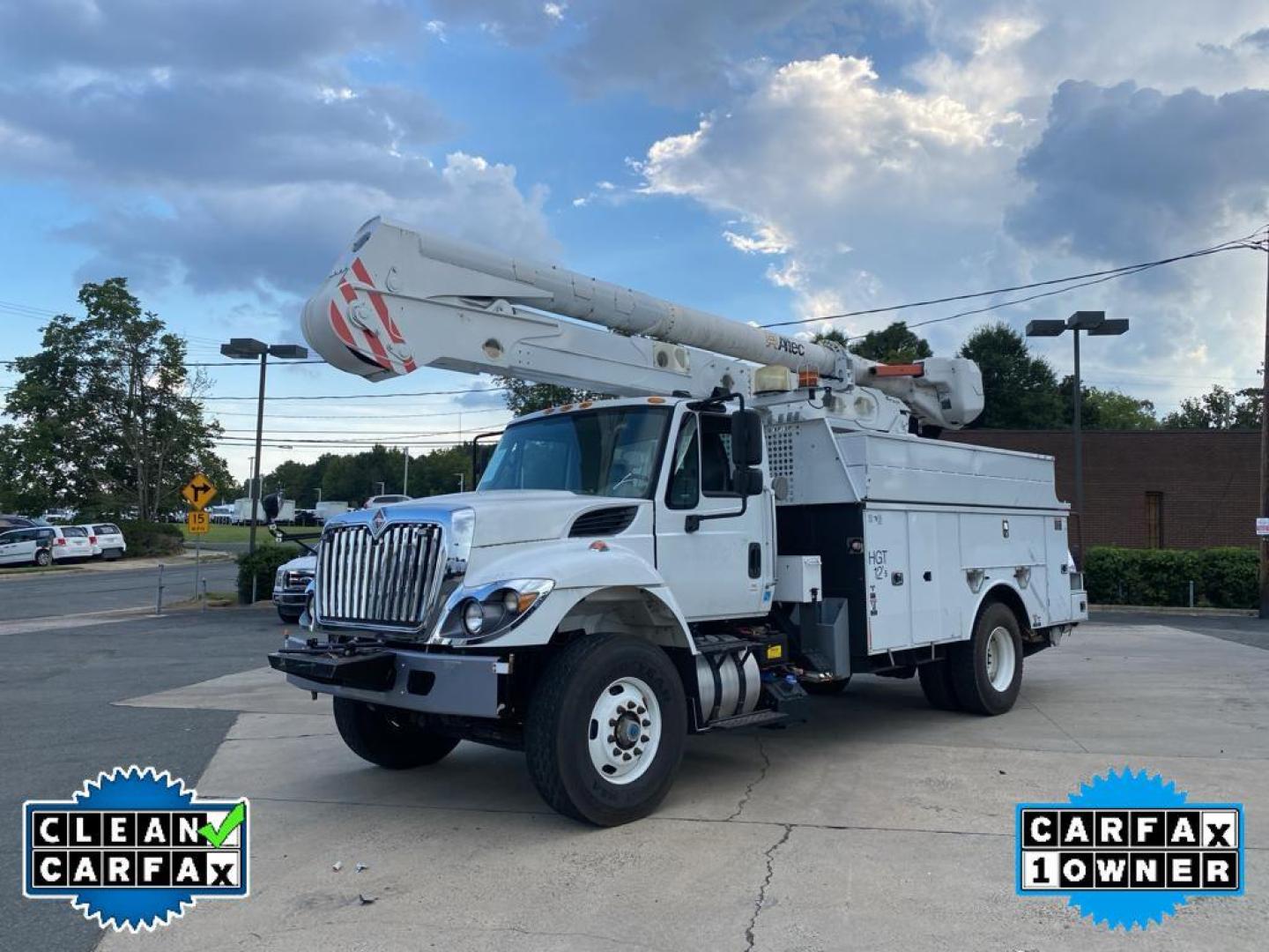 2016 WHITE International WorkStar 7400 (1HTWCSTR7GH) with an L6, 9.3L (570 CID) engine, Automatic transmission, located at 3147 E Independence Blvd, Charlotte, NC, 28205, 35.200268, -80.773651 - Photo#10