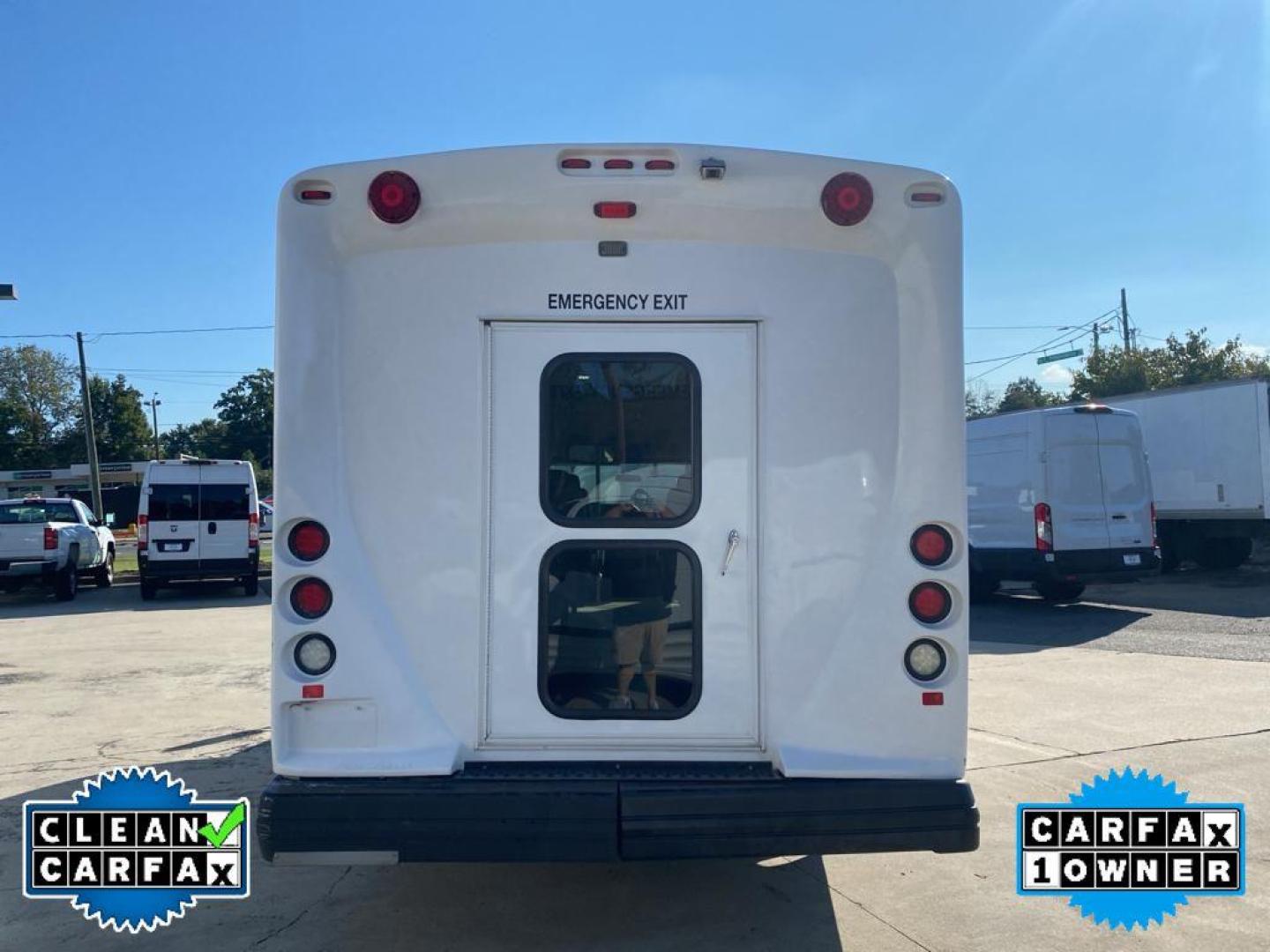 2019 Oxford White /Medium Flint Ford E-450 Super Duty Base (1FDFE4FS0KD) with an V10, 6.8L (415 CID) engine, 6-speed automatic transmission, located at 3147 E Independence Blvd, Charlotte, NC, 28205, 35.200268, -80.773651 - <b>Equipment</b><br>Good News! This certified CARFAX 1-owner vehicle has only had one owner before you. The vehicle has a clean CARFAX vehicle history report. This vehicle has a V10, 6.8L (415 CID) high output engine. This 1 1/2 ton van embodies class and sophistication with its refined white exteri - Photo#6