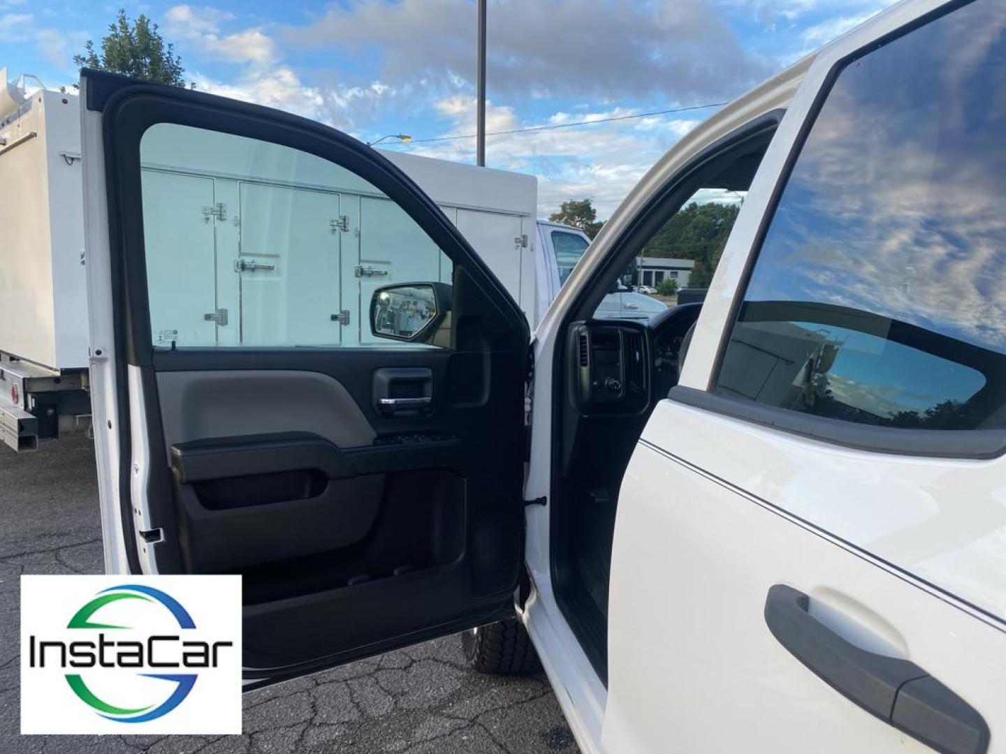 2018 Summit White /Dark Ash/Jet Black Chevrolet Silverado Custom (1GCVKPEC3JZ) with an V8, 5.3L engine, 6-speed automatic transmission, located at 3147 E Independence Blvd, Charlotte, NC, 28205, 35.200268, -80.773651 - <b>Equipment</b><br>This Chevrolet Silverado will allow to see the road and so much more with the HID headlights. The premium wheels make this model stand out from the crowd. Bluetooth technology is built into this vehicle, keeping your hands on the steering wheel and your focus on the road. The sat - Photo#18