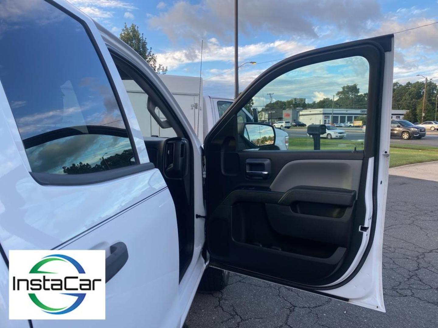 2018 Summit White /Dark Ash/Jet Black Chevrolet Silverado Custom (1GCVKPEC3JZ) with an V8, 5.3L engine, 6-speed automatic transmission, located at 3147 E Independence Blvd, Charlotte, NC, 28205, 35.200268, -80.773651 - <b>Equipment</b><br>This Chevrolet Silverado will allow to see the road and so much more with the HID headlights. The premium wheels make this model stand out from the crowd. Bluetooth technology is built into this vehicle, keeping your hands on the steering wheel and your focus on the road. The sat - Photo#22