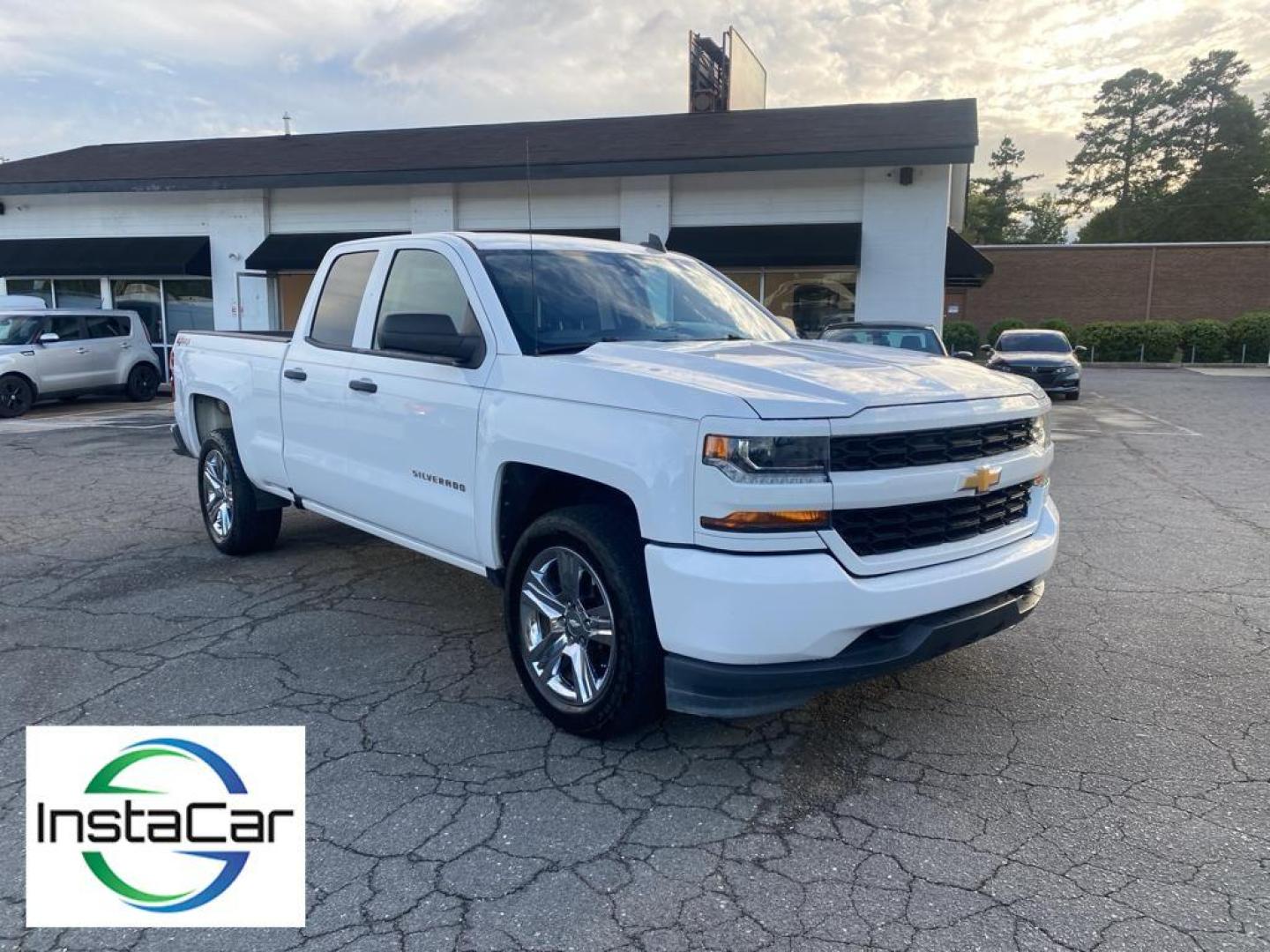 2018 Summit White /Dark Ash/Jet Black Chevrolet Silverado Custom (1GCVKPEC3JZ) with an V8, 5.3L engine, 6-speed automatic transmission, located at 3147 E Independence Blvd, Charlotte, NC, 28205, 35.200268, -80.773651 - <b>Equipment</b><br>This Chevrolet Silverado will allow to see the road and so much more with the HID headlights. The premium wheels make this model stand out from the crowd. Bluetooth technology is built into this vehicle, keeping your hands on the steering wheel and your focus on the road. The sat - Photo#6