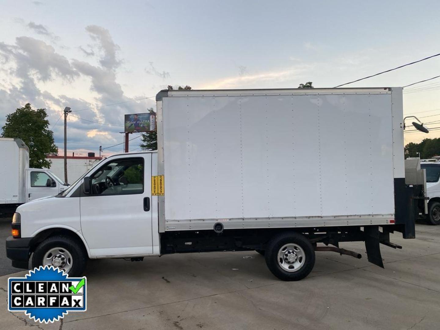 2018 Summit White /Medium Pewter Chevrolet Express Work Van (1GB0GRFP3J1) with an V6, 4.3L engine, 8-speed automatic transmission, located at 3147 E Independence Blvd, Charlotte, NC, 28205, 35.200268, -80.773651 - Photo#11