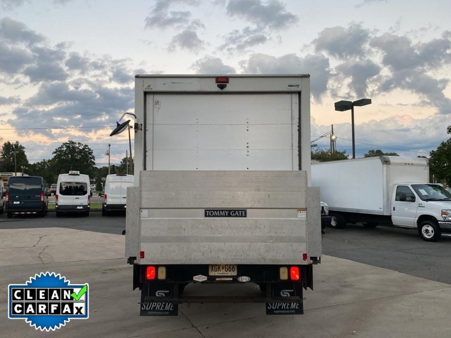 2018 Summit White /Medium Pewter Chevrolet Express Work Van (1GB0GRFP3J1) with an V6, 4.3L engine, 8-speed automatic transmission, located at 3147 E Independence Blvd, Charlotte, NC, 28205, 35.200268, -80.773651 - Photo#13