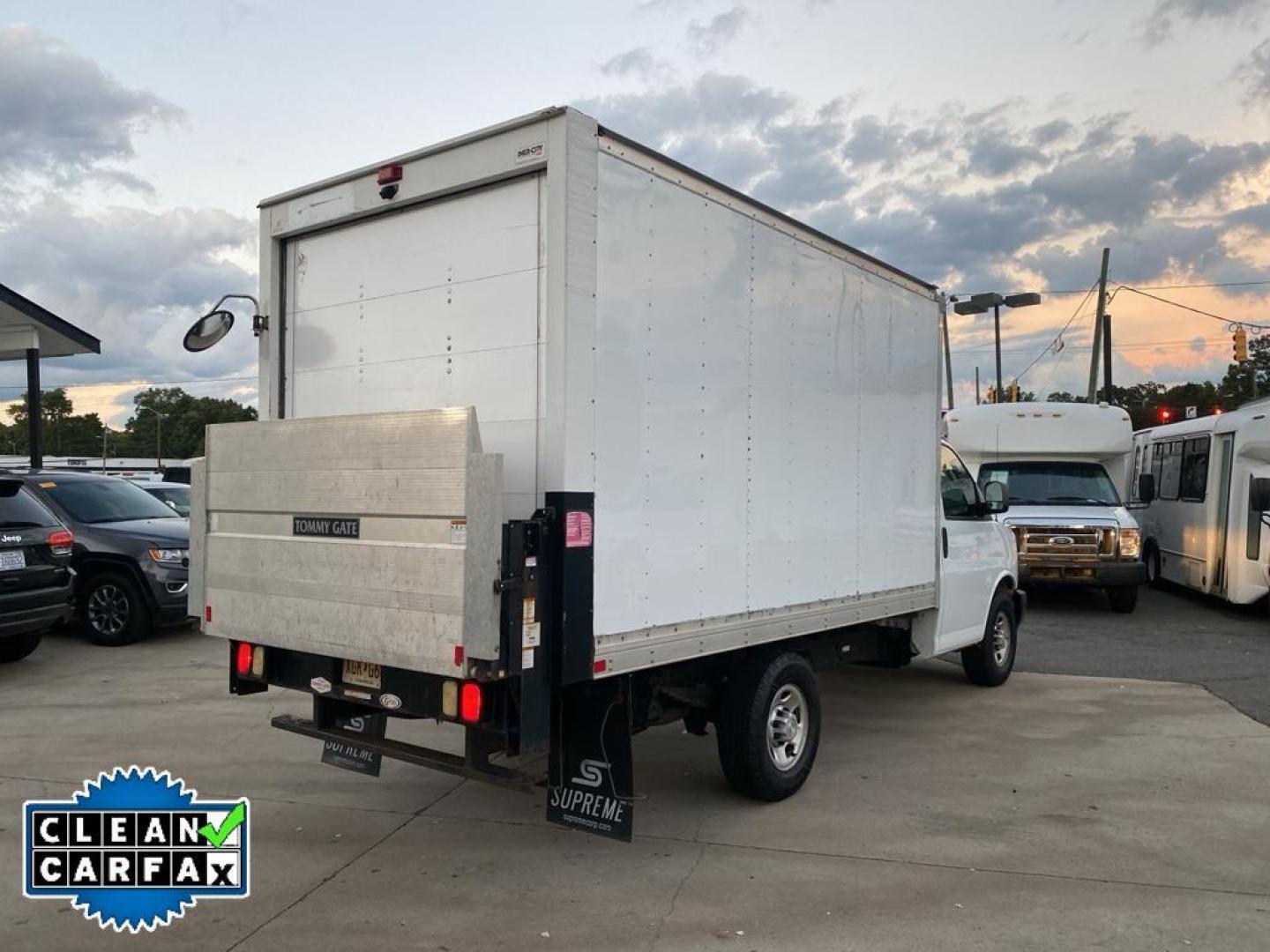 2018 Summit White /Medium Pewter Chevrolet Express Work Van (1GB0GRFP3J1) with an V6, 4.3L engine, 8-speed automatic transmission, located at 3147 E Independence Blvd, Charlotte, NC, 28205, 35.200268, -80.773651 - Photo#14