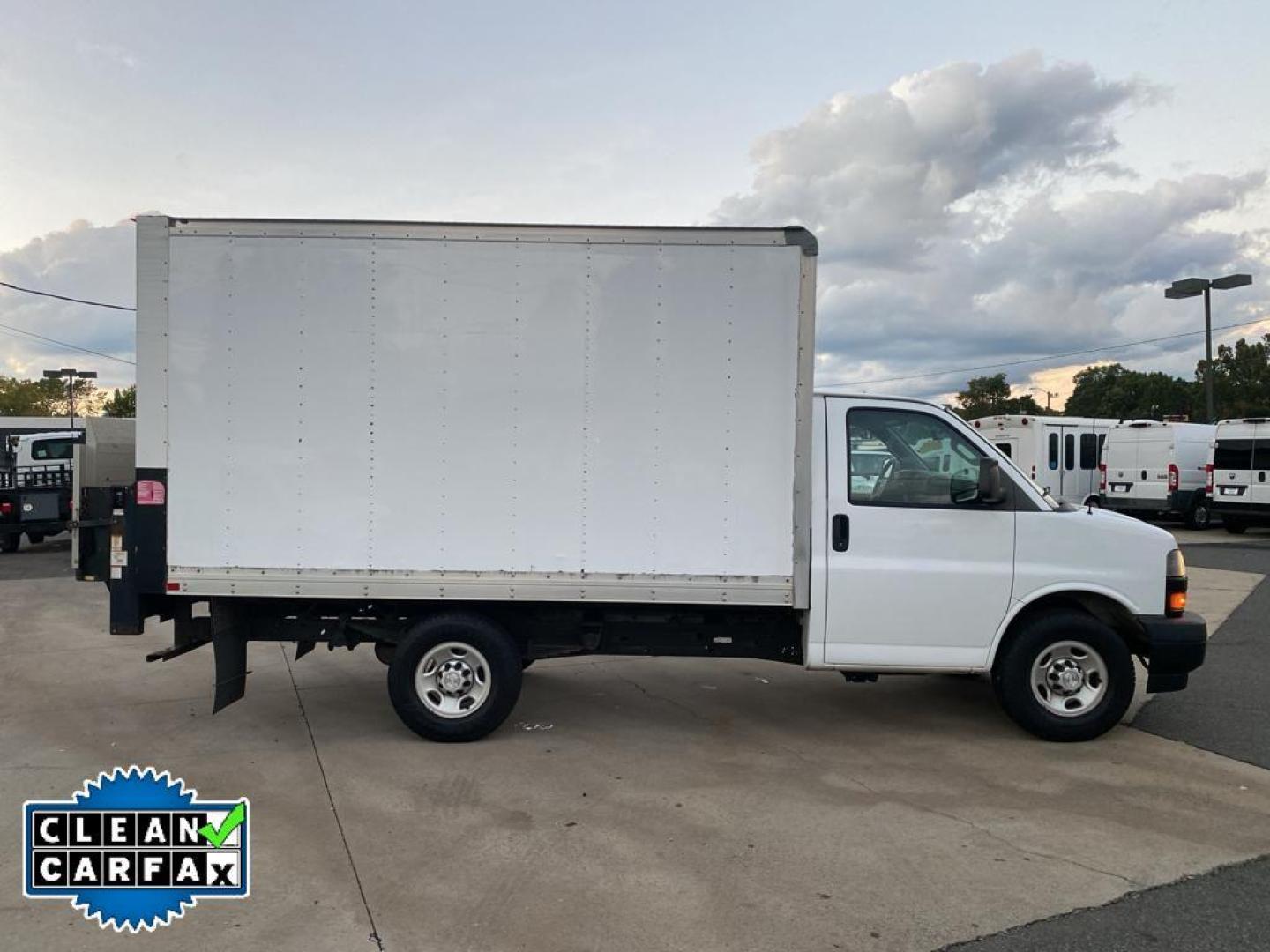 2018 Summit White /Medium Pewter Chevrolet Express Work Van (1GB0GRFP3J1) with an V6, 4.3L engine, 8-speed automatic transmission, located at 3147 E Independence Blvd, Charlotte, NC, 28205, 35.200268, -80.773651 - Photo#15