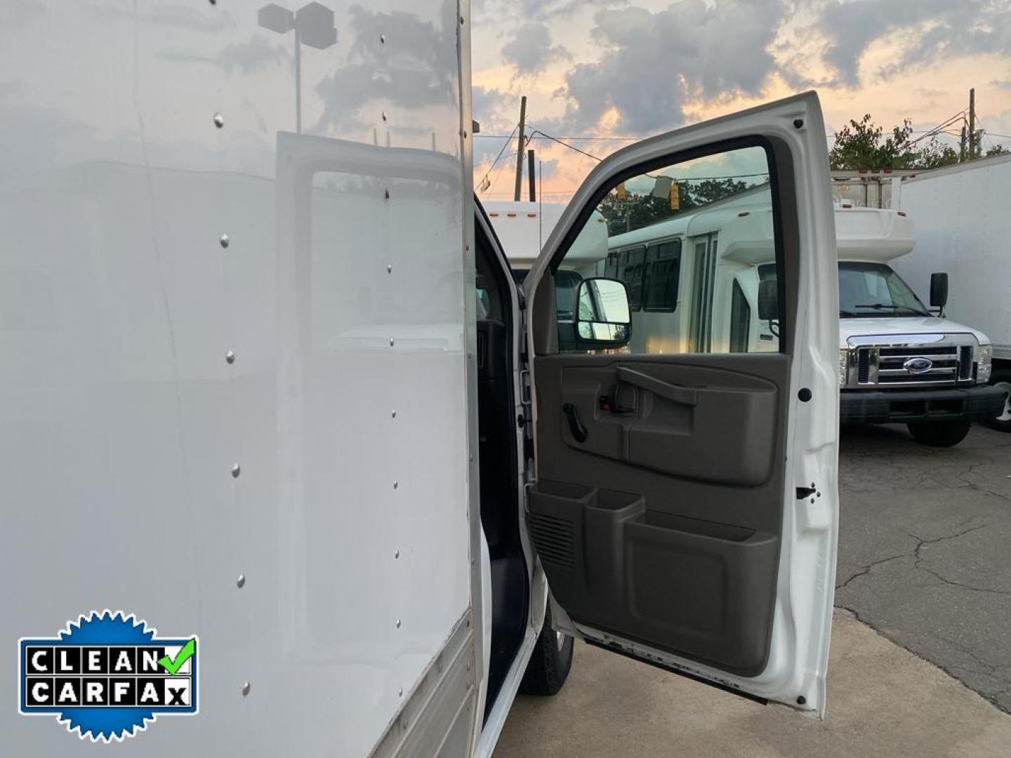 2018 Summit White /Medium Pewter Chevrolet Express Work Van (1GB0GRFP3J1) with an V6, 4.3L engine, 8-speed automatic transmission, located at 3147 E Independence Blvd, Charlotte, NC, 28205, 35.200268, -80.773651 - Photo#21