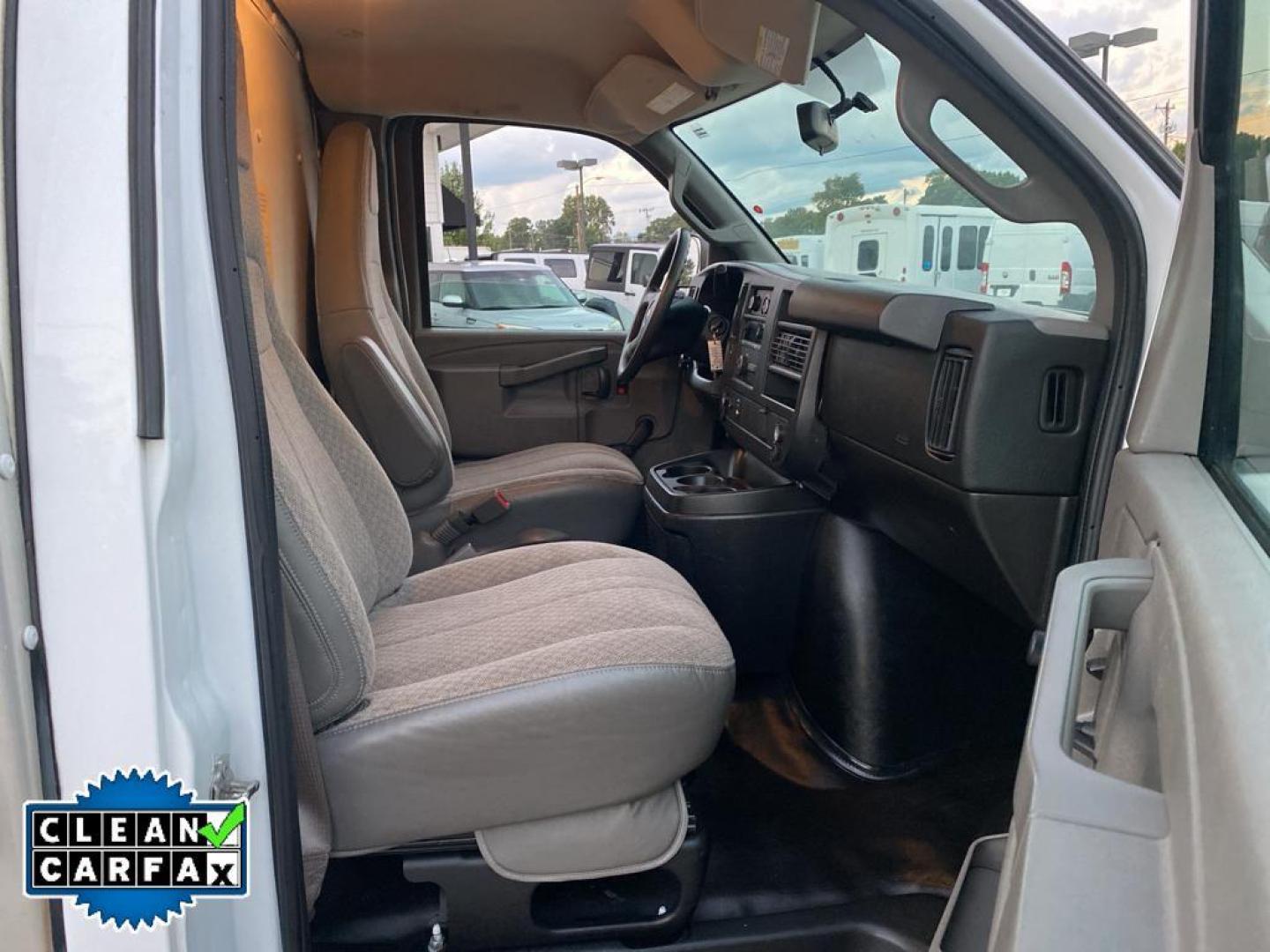 2018 Summit White /Medium Pewter Chevrolet Express Work Van (1GB0GRFP3J1) with an V6, 4.3L engine, 8-speed automatic transmission, located at 3147 E Independence Blvd, Charlotte, NC, 28205, 35.200268, -80.773651 - Photo#23