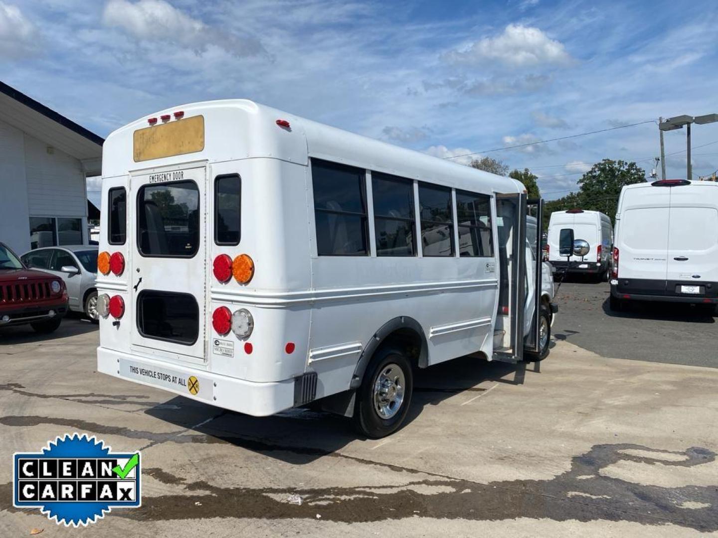 2013 Summit White /Medium Pewter Chevrolet Express Work Van (1GB0G2BA3D1) with an V8, 4.8L engine, 6-speed automatic transmission, located at 3147 E Independence Blvd, Charlotte, NC, 28205, 35.200268, -80.773651 - <b>Equipment</b><br>Our dealership has already run the CARFAX report and it is clean. A clean CARFAX is a great asset for resale value in the future. This Chevrolet Express is rear wheel drive. Maintaining a stable interior temperature in this 1 ton van is easy with the climate control system. This - Photo#11