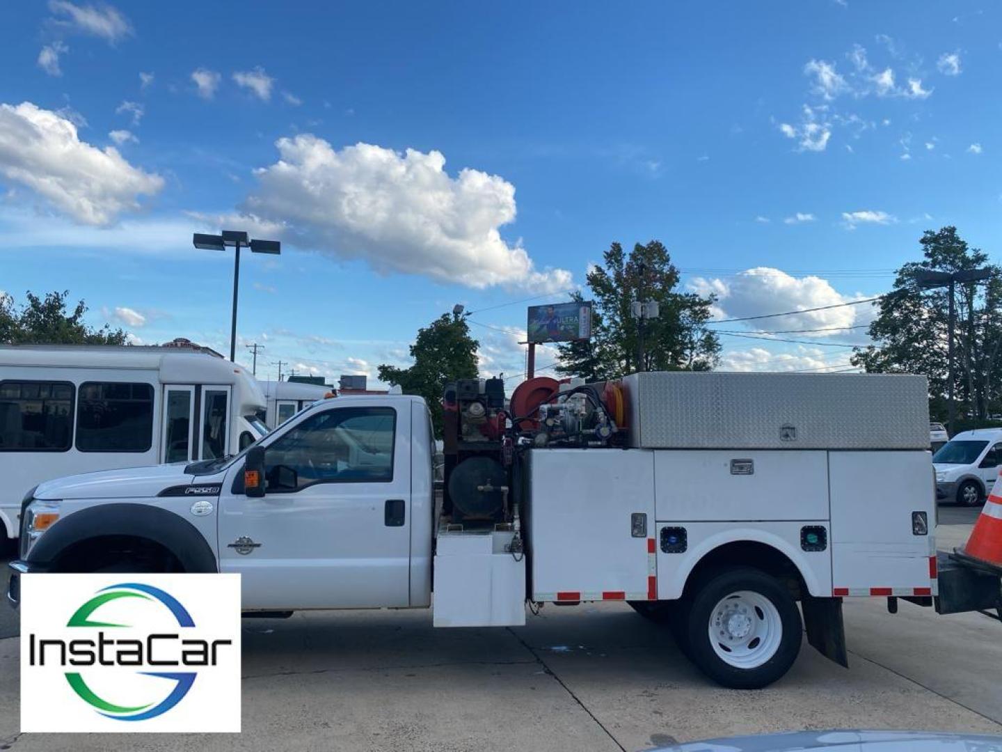 2016 Oxford White /Steel Ford F-550 XL (1FDUF5HT0GE) with an V8, 6.7L engine, 6-speed automatic transmission, located at 3147 E Independence Blvd, Charlotte, NC, 28205, 35.200268, -80.773651 - <b>Equipment</b><br>The Ford F-550 features a hands-free Bluetooth phone system. The steering wheel audio controls on this Ford F-550 keep the volume and station within easy reach. A trailer braking system is already installed on the Ford F-550. Always ready for work. this 2016 Ford F-550 F Series - Photo#12