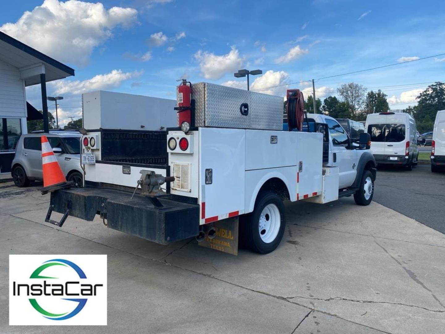 2016 Oxford White /Steel Ford F-550 XL (1FDUF5HT0GE) with an V8, 6.7L engine, 6-speed automatic transmission, located at 3147 E Independence Blvd, Charlotte, NC, 28205, 35.200268, -80.773651 - <b>Equipment</b><br>The Ford F-550 features a hands-free Bluetooth phone system. The steering wheel audio controls on this Ford F-550 keep the volume and station within easy reach. A trailer braking system is already installed on the Ford F-550. Always ready for work. this 2016 Ford F-550 F Series - Photo#15