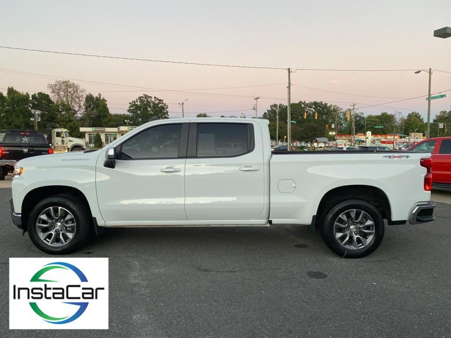 2022 white Chevrolet Silverado LT (1GCPYDEK6NZ) with an 4 Cyl, 2.7L engine, Automatic transmission, located at 3147 E Independence Blvd, Charlotte, NC, 28205, 35.200268, -80.773651 - <b>Equipment</b><br>The steering wheel audio controls on this vehicle keep the volume and station within easy reach. This 2022 Chevrolet Silverado 1500 comes equipped with Android Auto for seamless smartphone integration on the road. Apple CarPlay: Seamless smartphone integration for this vehicle - - Photo#9