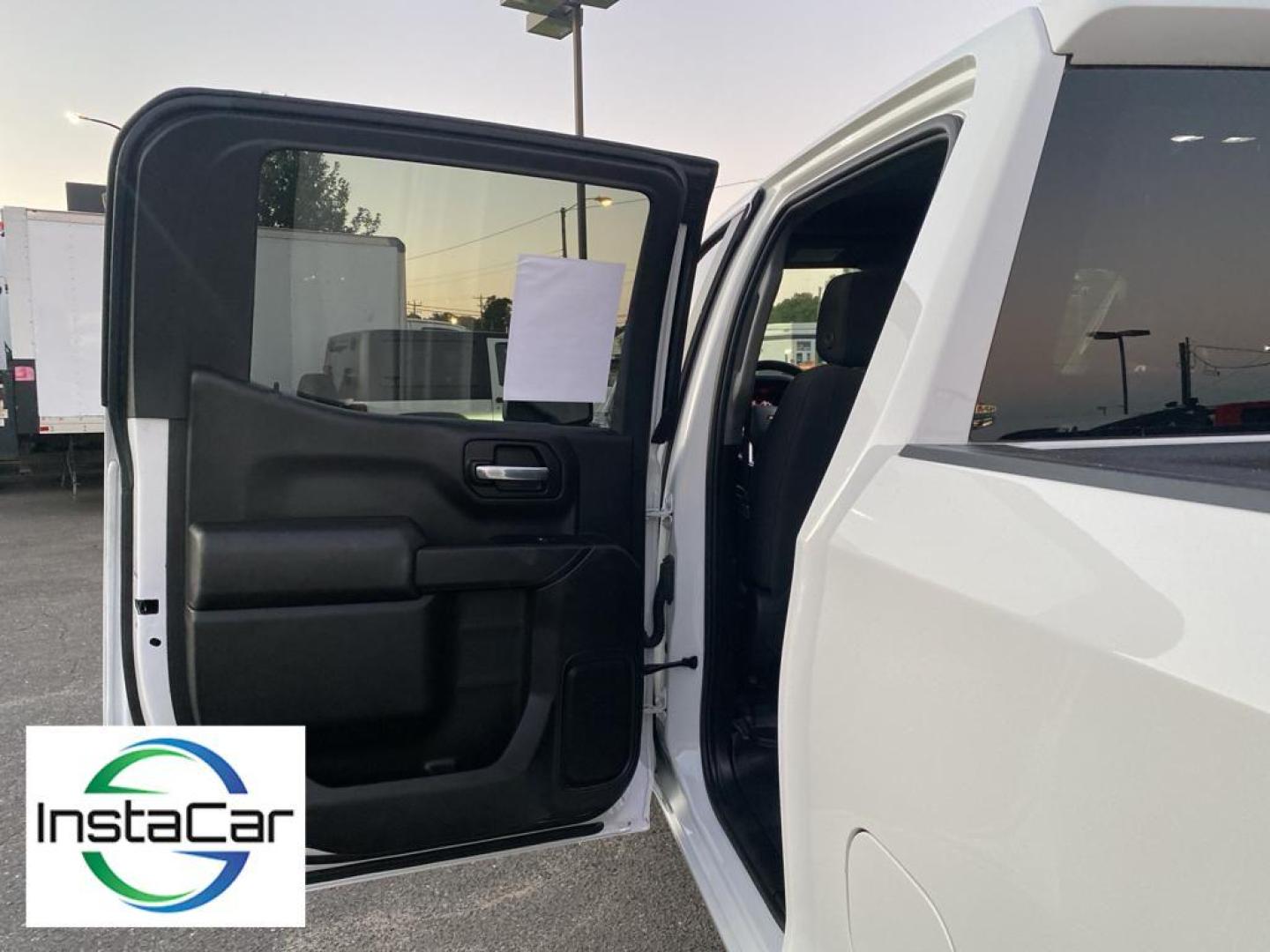 2022 white Chevrolet Silverado LT (1GCPYDEK6NZ) with an 4 Cyl, 2.7L engine, Automatic transmission, located at 3147 E Independence Blvd, Charlotte, NC, 28205, 35.200268, -80.773651 - <b>Equipment</b><br>The steering wheel audio controls on this vehicle keep the volume and station within easy reach. This 2022 Chevrolet Silverado 1500 comes equipped with Android Auto for seamless smartphone integration on the road. Apple CarPlay: Seamless smartphone integration for this vehicle - - Photo#20