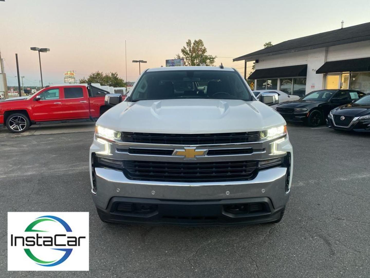 2022 white Chevrolet Silverado LT (1GCPYDEK6NZ) with an 4 Cyl, 2.7L engine, Automatic transmission, located at 3147 E Independence Blvd, Charlotte, NC, 28205, 35.200268, -80.773651 - <b>Equipment</b><br>The steering wheel audio controls on this vehicle keep the volume and station within easy reach. This 2022 Chevrolet Silverado 1500 comes equipped with Android Auto for seamless smartphone integration on the road. Apple CarPlay: Seamless smartphone integration for this vehicle - - Photo#7