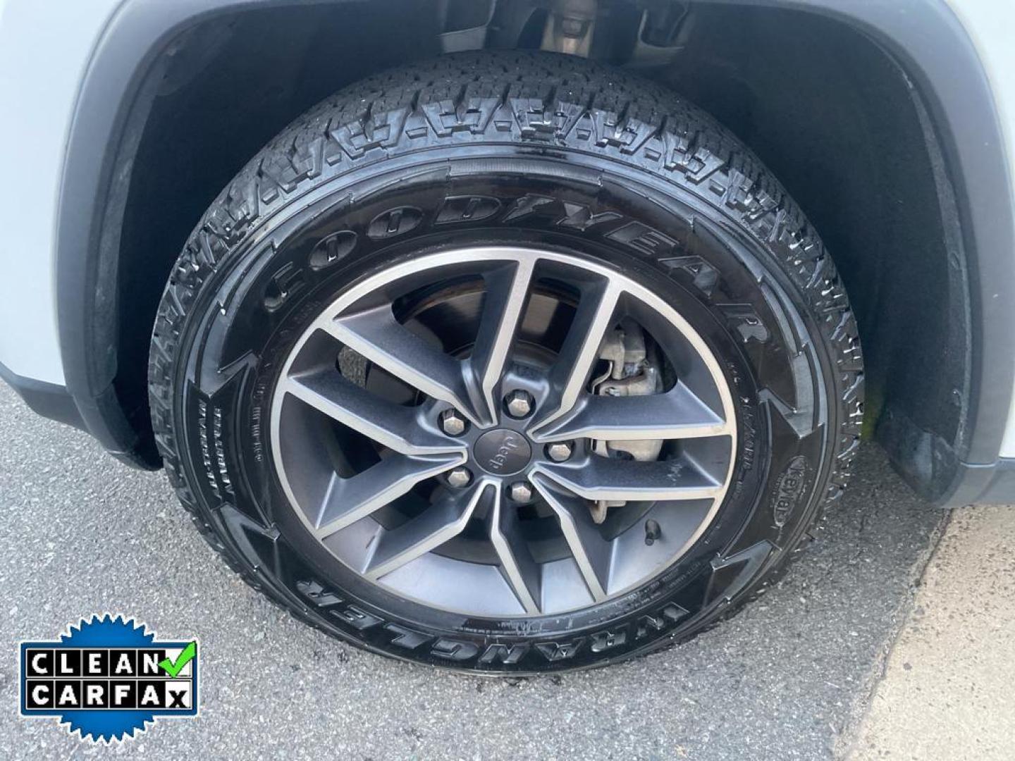 2020 White Jeep Grand Cherokee Limited (1C4RJFBG5LC) with an V6, 3.6L engine, Automatic transmission, located at 3147 E Independence Blvd, Charlotte, NC, 28205, 35.200268, -80.773651 - Discover adventure and luxury combined in this exceptional 2020 Jeep Grand Cherokee Limited, available now at our dealership. Designed for those who crave the thrill of the road, this SUV offers a robust V6, 3.6L engine paired with 4WD, ensuring a powerful and dynamic driving experience no matter th - Photo#19