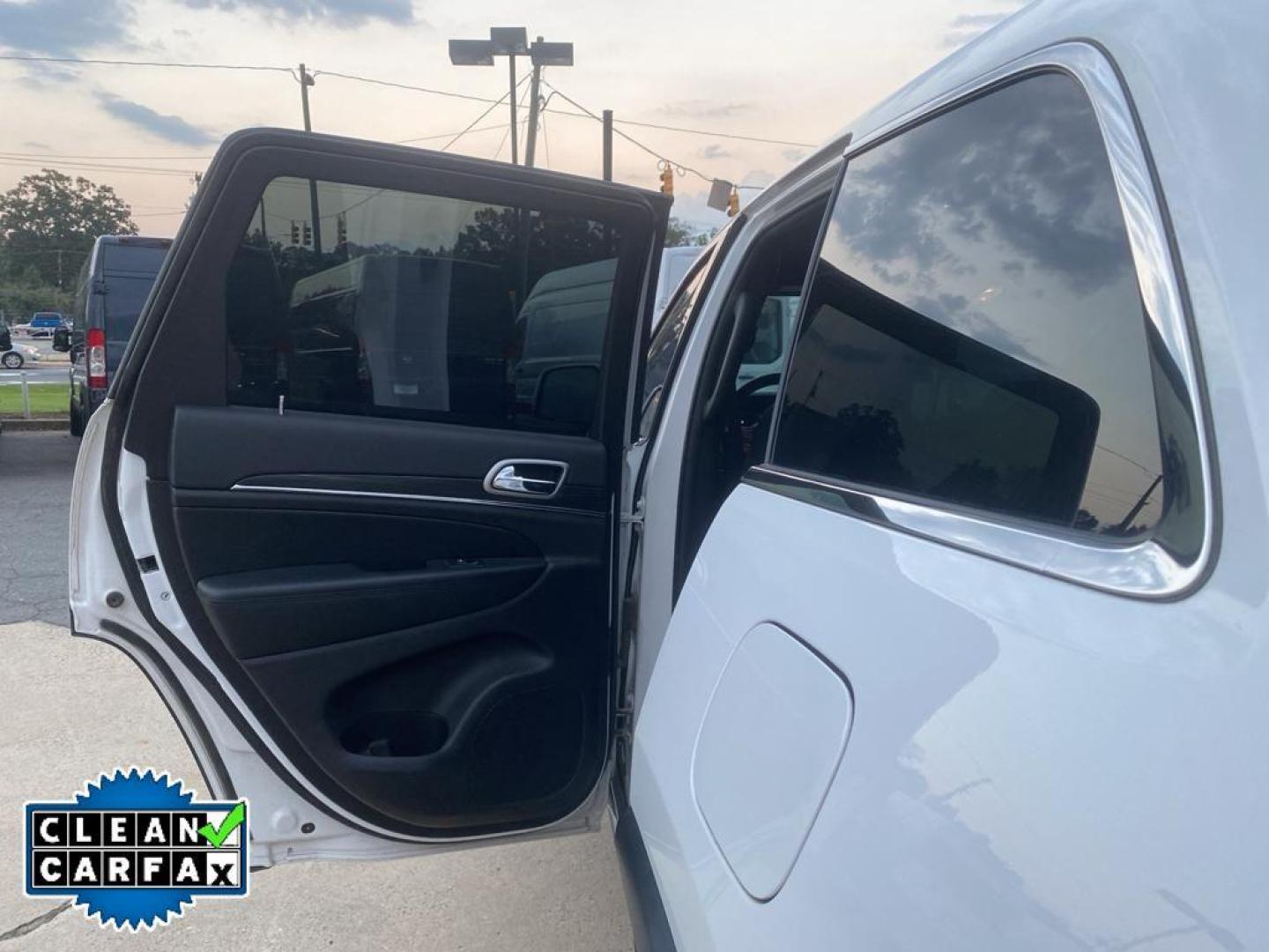 2020 White Jeep Grand Cherokee Limited (1C4RJFBG5LC) with an V6, 3.6L engine, Automatic transmission, located at 3147 E Independence Blvd, Charlotte, NC, 28205, 35.200268, -80.773651 - Discover adventure and luxury combined in this exceptional 2020 Jeep Grand Cherokee Limited, available now at our dealership. Designed for those who crave the thrill of the road, this SUV offers a robust V6, 3.6L engine paired with 4WD, ensuring a powerful and dynamic driving experience no matter th - Photo#23