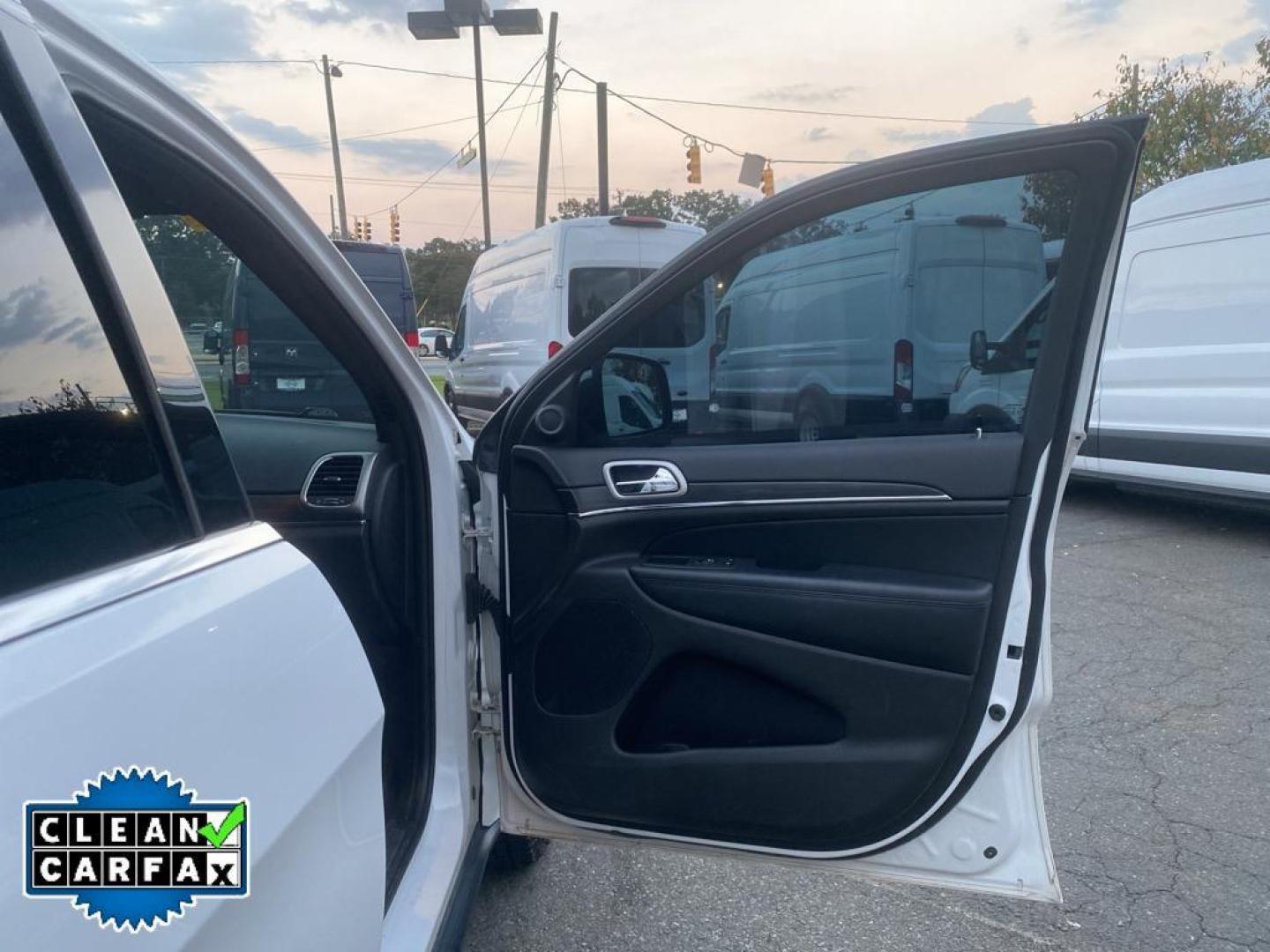 2020 White Jeep Grand Cherokee Limited (1C4RJFBG5LC) with an V6, 3.6L engine, Automatic transmission, located at 3147 E Independence Blvd, Charlotte, NC, 28205, 35.200268, -80.773651 - Discover adventure and luxury combined in this exceptional 2020 Jeep Grand Cherokee Limited, available now at our dealership. Designed for those who crave the thrill of the road, this SUV offers a robust V6, 3.6L engine paired with 4WD, ensuring a powerful and dynamic driving experience no matter th - Photo#25