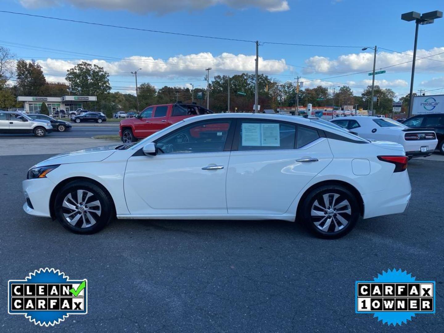 2022 Glacier White /Charcoal Nissan Altima 2.5 S (1N4BL4BV9NN) with an 4 Cyl, 2.5L engine, CVT transmission, located at 3147 E Independence Blvd, Charlotte, NC, 28205, 35.200268, -80.773651 - Photo#10