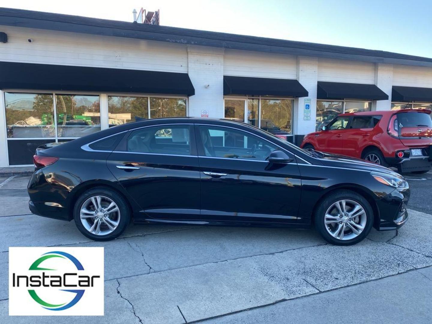 2018 Phantom Black /Gray Hyundai Sonata SEL (5NPE34AF1JH) with an 4 Cyl, 2.4L engine, 6-speed automatic transmission, located at 3147 E Independence Blvd, Charlotte, NC, 28205, 35.200268, -80.773651 - <b>Equipment</b><br>This 2018 Hyundai Sonata comes equipped with Android Auto for seamless smartphone integration on the road. See what's behind you with the back up camera on this 2018 Hyundai Sonata . Bluetooth technology is built into the Hyundai Sonata, keeping your hands on the steering wheel - Photo#14