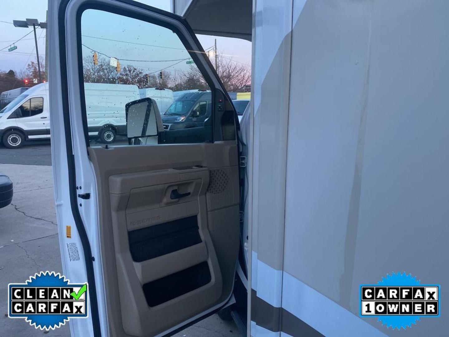 2018 OXFORD WHITE /MEDIUM PEBBLE CLOTH Ford E-450 Super Duty Base (1FDXE4FS2JD) with an V10, 6.8L (415 CID) engine, 6-speed automatic transmission, located at 3147 E Independence Blvd, Charlotte, NC, 28205, 35.200268, -80.773651 - <b>Equipment</b><br>This 1 1/2 ton van has a clean CARFAX vehicle history report. Good News! This certified CARFAX 1-owner vehicle has only had one owner before you. Set the temperature exactly where you are most comfortable in the vehicle. The fan speed and temperature will automatically adjust to - Photo#13