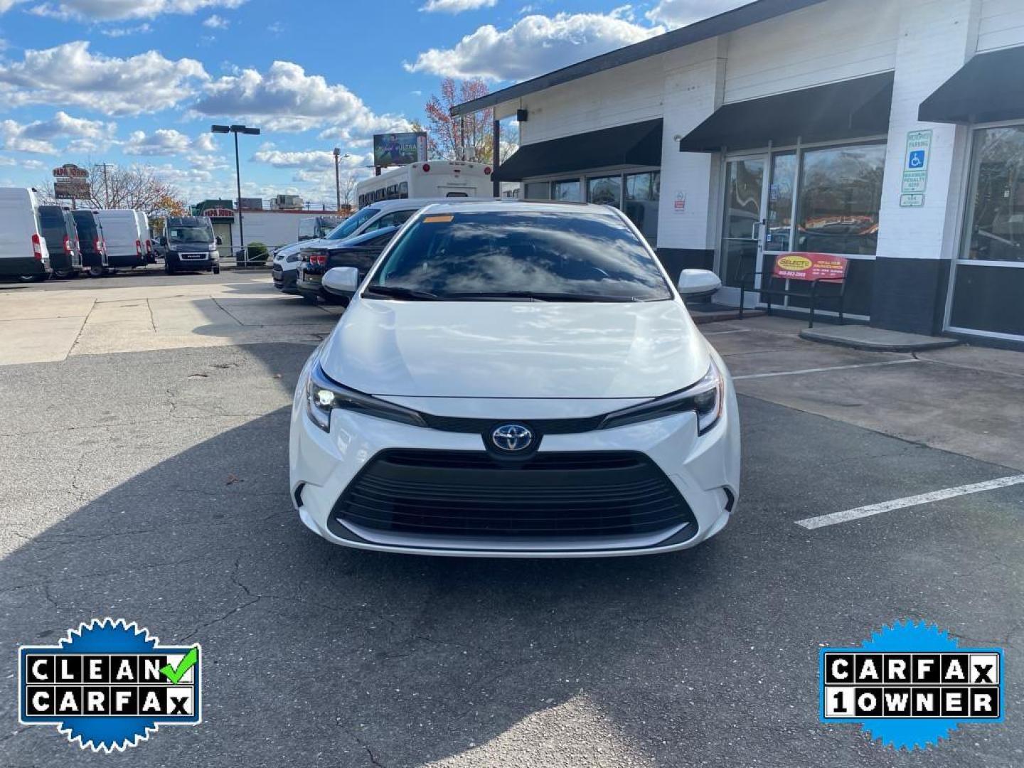 2024 Wind Chill Pearl /Black Toyota Corolla Hybrid Hybrid XLE (JTDBCMFE6RJ) with an 4 Cyl, 1.8L engine, CVT transmission, located at 3147 E Independence Blvd, Charlotte, NC, 28205, 35.200268, -80.773651 - <b>Equipment</b><br>It warns of approaching vehicles with Cross-Traffic Alert. The vehicle offers Automatic Climate Control for personalized comfort. This vehicle is a certified CARFAX 1-owner. This small car enhances safety with a blind spot monitor, alerting drivers to potential dangers in adjacen - Photo#11