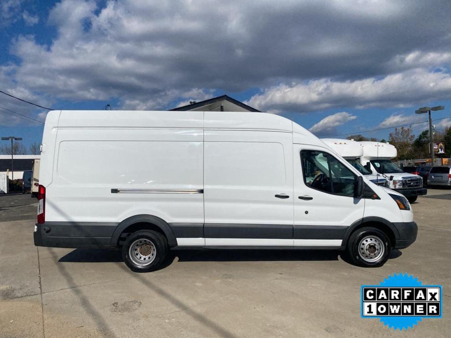 2018 Oxford White /Pewter Ford Transit Van Base w/Sliding Pass-Side Cargo Door (1FTBF4XV2JK) with an 5 Cyl, 3.2L engine, 6-speed automatic transmission, located at 3147 E Independence Blvd, Charlotte, NC, 28205, 35.200268, -80.773651 - Photo#14