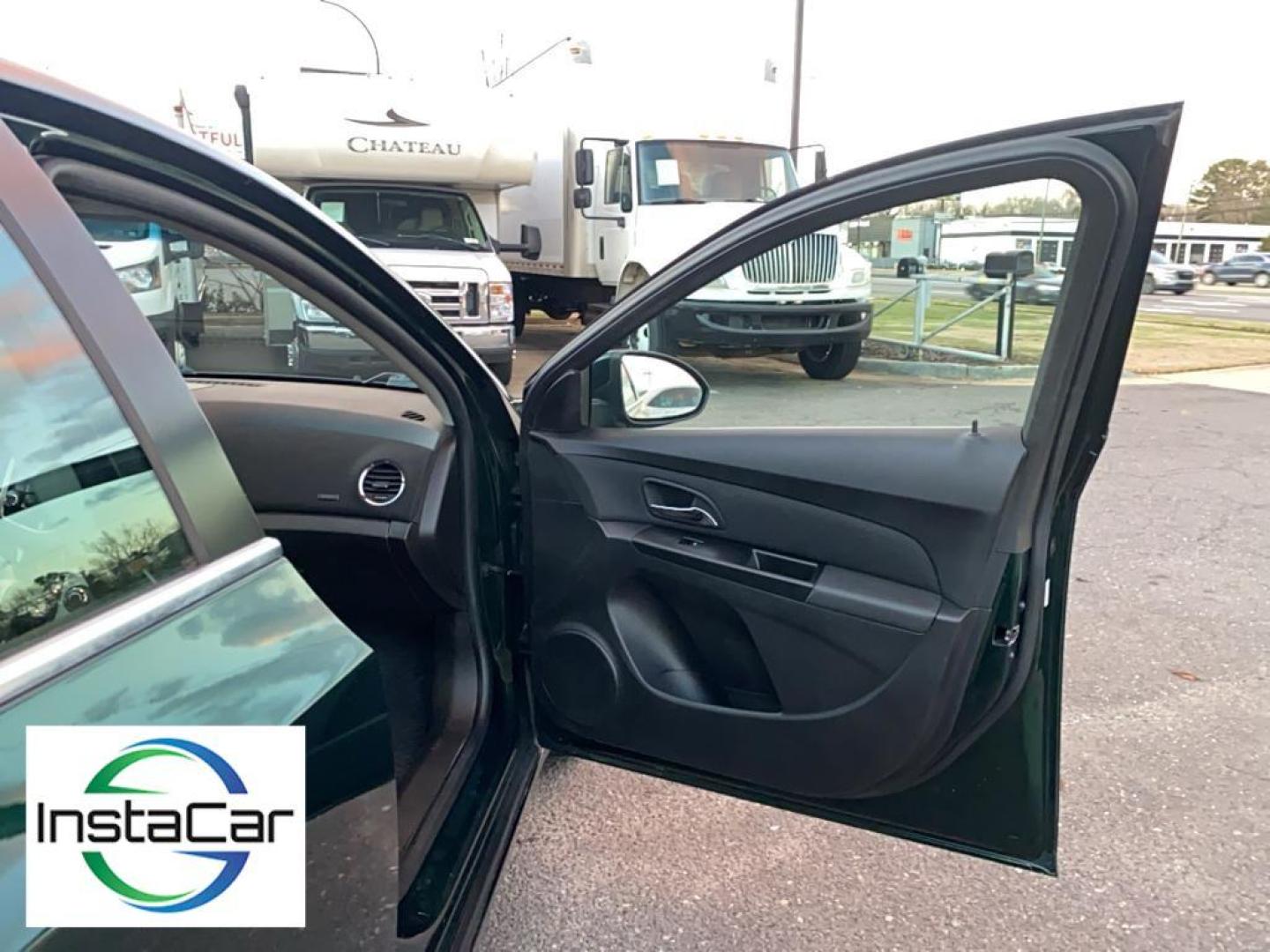 2014 Rainforest Green Metallic /Jet Black Chevrolet Cruze 1LT (1G1PC5SB1E7) with an 4 Cyl, 1.4L engine, 6-speed automatic transmission, located at 3147 E Independence Blvd, Charlotte, NC, 28205, 35.200268, -80.773651 - Photo#22