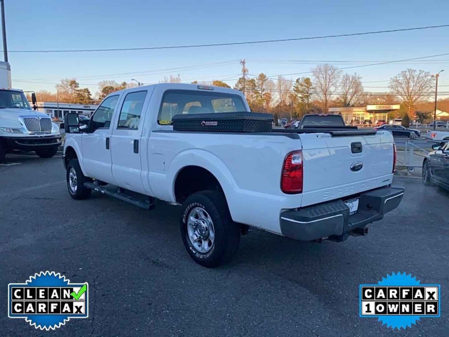 2016 Oxford White /Steel Ford F-250 XL (1FT7W2B65GE) with an V8, 6.2L engine, 6-speed automatic transmission, located at 3147 E Independence Blvd, Charlotte, NC, 28205, 35.200268, -80.773651 - Photo#9