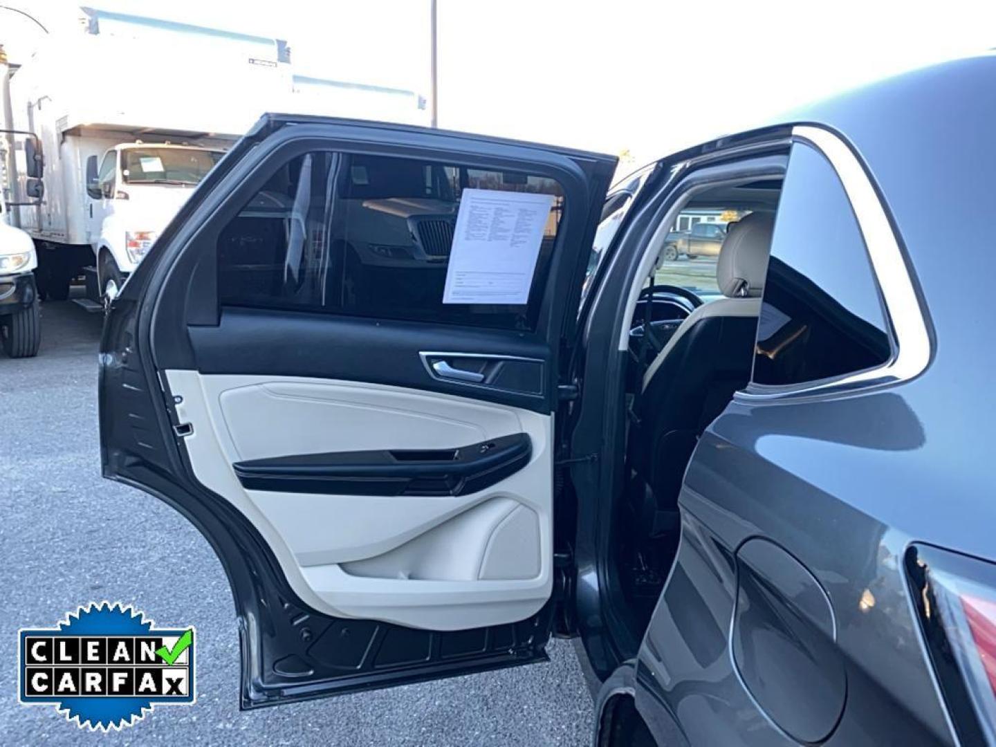 2018 MAGNETIC METALLIC /CERAMIC PERF LTHR-TRIM SEAT Ford Edge Titanium (2FMPK3K96JB) with an 4 Cyl, 2.0L engine, 6-speed automatic transmission, located at 3147 E Independence Blvd, Charlotte, NC, 28205, 35.200268, -80.773651 - Photo#21