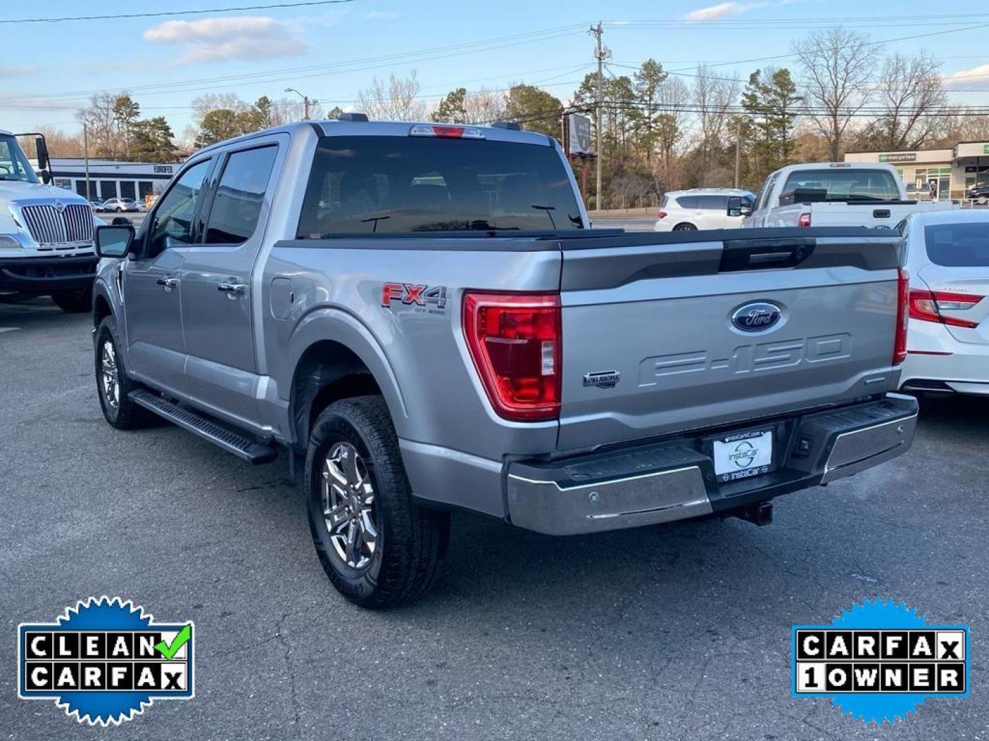 2021 Iconic Silver Metallic /Black/Medium Dark Slate Ford F-150 XLT (1FTFW1E87MF) with an V6, 3.5L engine, 10-speed automatic transmission, located at 3147 E Independence Blvd, Charlotte, NC, 28205, 35.200268, -80.773651 - <b>Equipment</b><br>The vehicle offers Apple CarPlay for seamless connectivity. The state of the art park assist system will guide you easily into any spot. It offers Automatic Climate Control for personalized comfort. An off-road package is equipped on it. This 1/2 ton pickup offers Android Auto fo - Photo#11