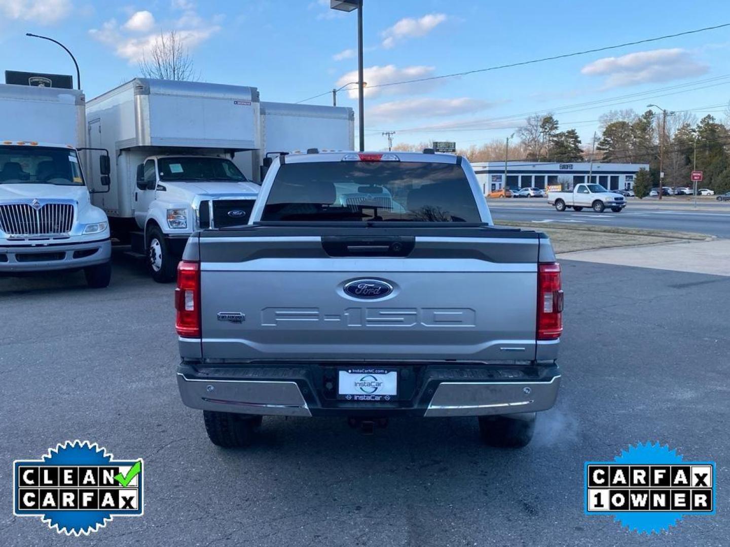 2021 Iconic Silver Metallic /Black/Medium Dark Slate Ford F-150 XLT (1FTFW1E87MF) with an V6, 3.5L engine, 10-speed automatic transmission, located at 3147 E Independence Blvd, Charlotte, NC, 28205, 35.200268, -80.773651 - <b>Equipment</b><br>The vehicle offers Apple CarPlay for seamless connectivity. The state of the art park assist system will guide you easily into any spot. It offers Automatic Climate Control for personalized comfort. An off-road package is equipped on it. This 1/2 ton pickup offers Android Auto fo - Photo#12