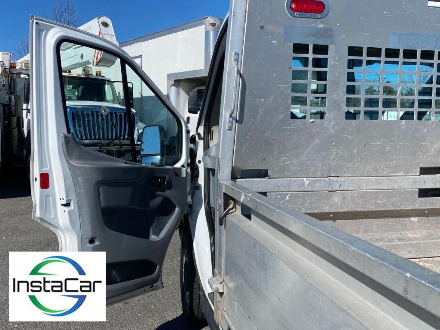 2018 Oxford White /Pewter Ford Transit Chassis Cab Base (1FDYR5ZM0JK) with an V6, 3.7L engine, 6-speed automatic transmission, located at 3147 E Independence Blvd, Charlotte, NC, 28205, 35.200268, -80.773651 - <b>Equipment</b><br>See what's behind you with the back up camera on the vehicle. This model has a V6, 3.7L high output engine. It shines with clean polished lines coated with an elegant white finish. Maintaining a stable interior temperature in it is easy with the climate control system. Enjoy the - Photo#17