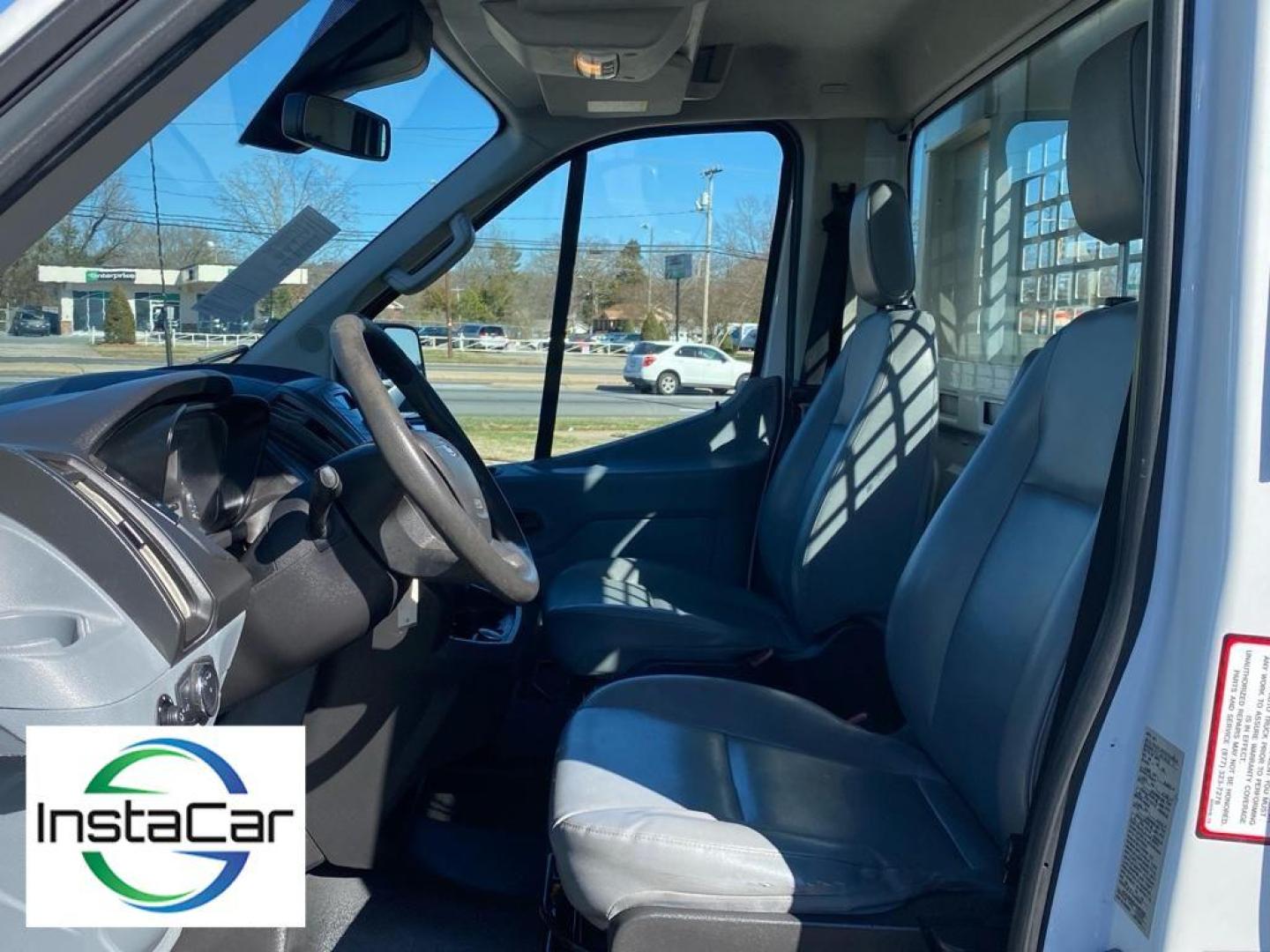 2018 Oxford White /Pewter Ford Transit Chassis Cab Base (1FDYR5ZM0JK) with an V6, 3.7L engine, 6-speed automatic transmission, located at 3147 E Independence Blvd, Charlotte, NC, 28205, 35.200268, -80.773651 - <b>Equipment</b><br>See what's behind you with the back up camera on the vehicle. This model has a V6, 3.7L high output engine. It shines with clean polished lines coated with an elegant white finish. Maintaining a stable interior temperature in it is easy with the climate control system. Enjoy the - Photo#20