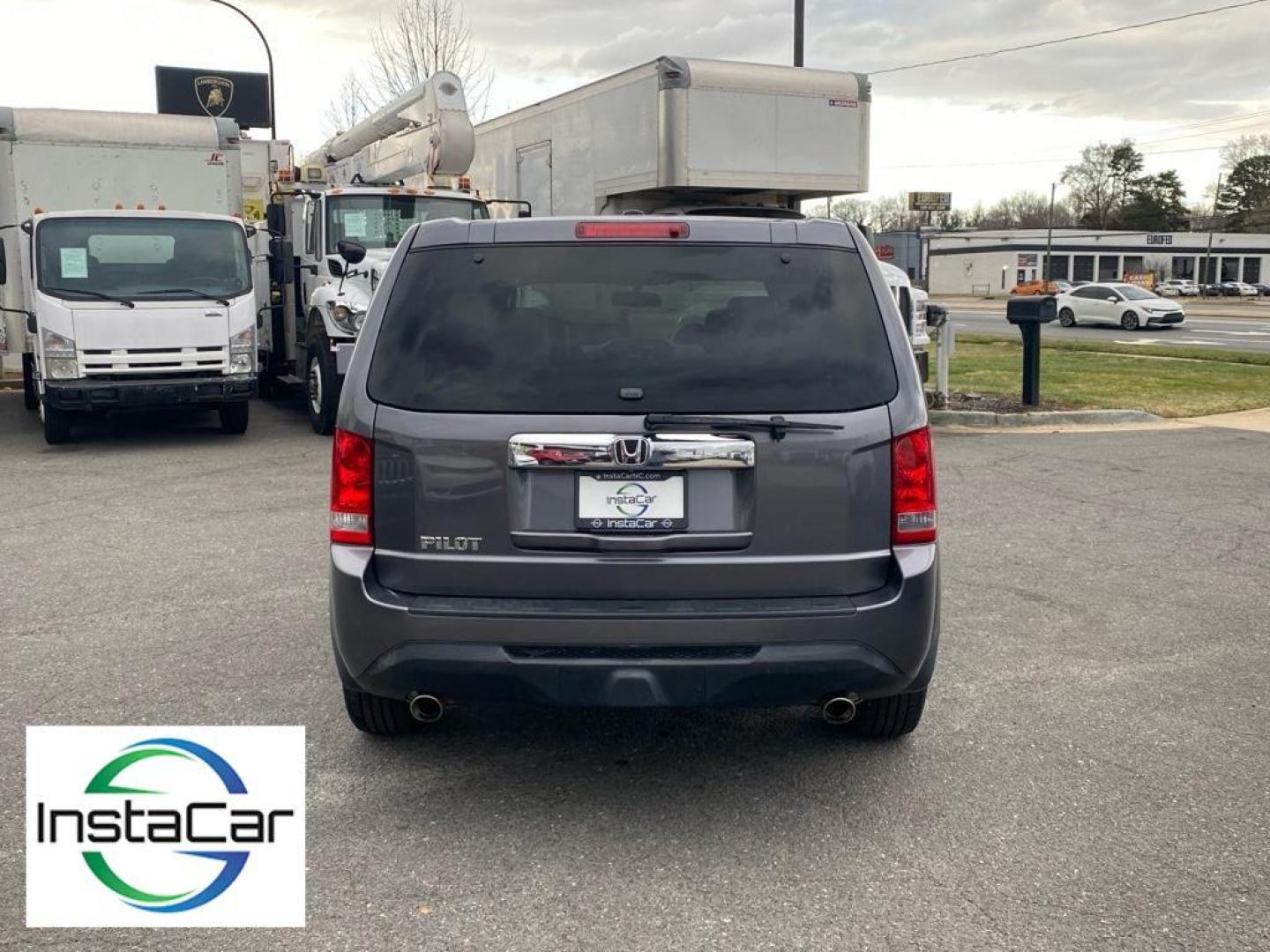 2014 Modern Steel Metallic /Black Honda Pilot EX-L (5FNYF3H53EB) with an V6, 3.5L engine, 5-speed automatic transmission, located at 3147 E Independence Blvd, Charlotte, NC, 28205, 35.200268, -80.773651 - Discover the 2014 Honda Pilot EX-L, a versatile SUV that combines comfort, performance, and advanced technology. Equipped with a robust V6, 3.5L engine, this vehicle delivers a smooth and powerful driving experience, ideal for both city commutes and long road trips.<br><br>The exterior design of the - Photo#10